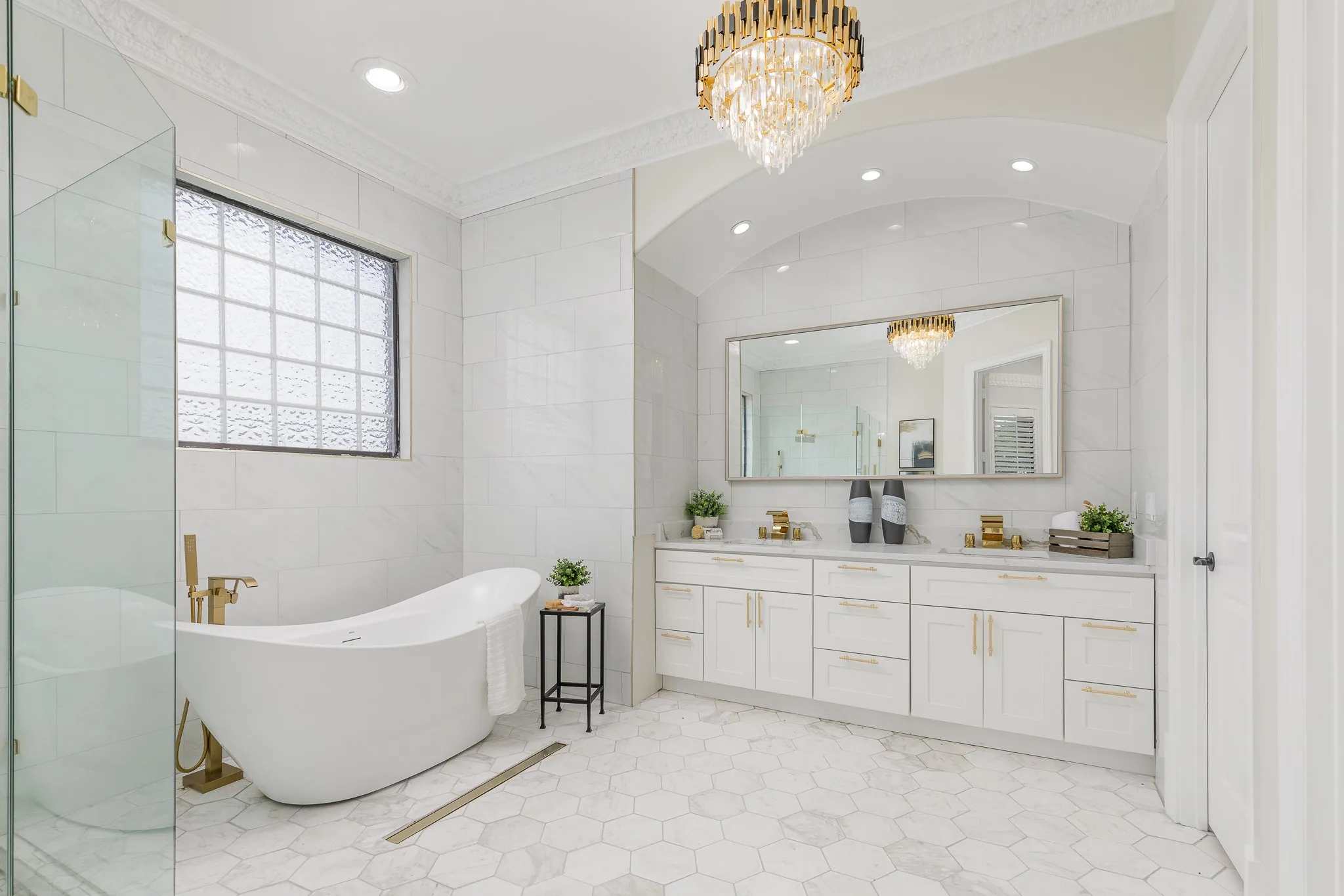Single Family Residence For Sale in Collin County , 3400 N Preston Lakes Drive, Celina, Texas 75009, 5 Bedroom, 4 Bathroom, 2 Garage spaces, 3,922 Sqft, built in 2011, Price $1,350,000, mls#21308931, Real Estate Agent in Celina, Homes For Sale in Collin county, Homes For Sale in Celina, Realtor in Celina Texas, Real Estate Brokerage Independent Realty Texas, Luminita Cordes Realtor