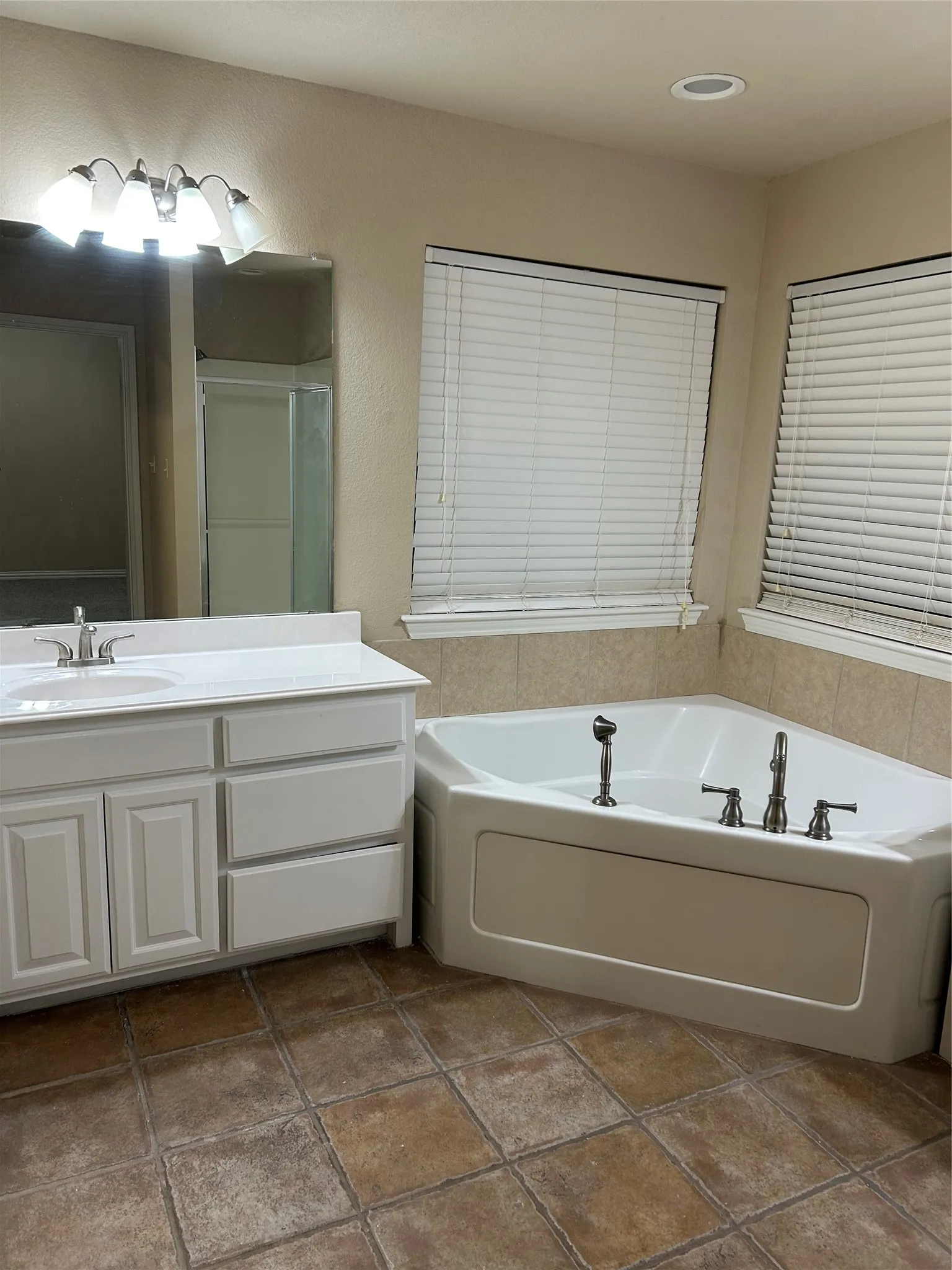 Single Family Residence For Sale in Mc Lennan County , 2409 Tigua Court, Waco, Texas 76712, 3 Bedrooms, 2 Bathrooms, 2 Garage spaces, 1,585 Sqft, built in 2006, Price $285,000, mls#21314068, Real Estate Agent in Waco, Homes For Sale in Mc Lennan county, Homes For Sale in Waco, Realtor in Waco Texas, Real Estate Brokerage Independent Realty Texas, Luminita Cordes Realtor