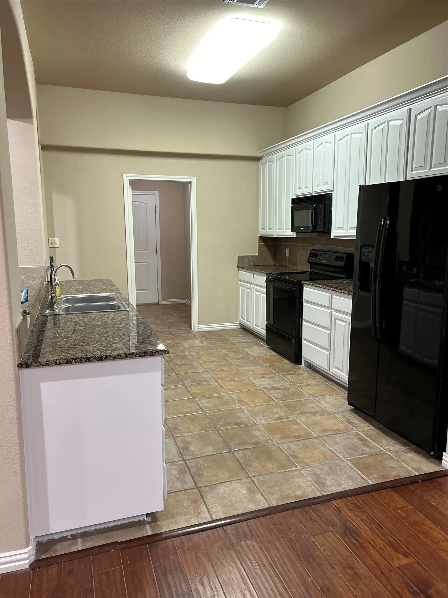 Single Family Residence For Sale in Mc Lennan County , 2409 Tigua Court, Waco, Texas 76712, 3 Bedrooms, 2 Bathrooms, 2 Garage spaces, 1,585 Sqft, built in 2006, Price $285,000, mls#21314068, Real Estate Agent in Waco, Homes For Sale in Mc Lennan county, Homes For Sale in Waco, Realtor in Waco Texas, Real Estate Brokerage Independent Realty Texas, Luminita Cordes Realtor