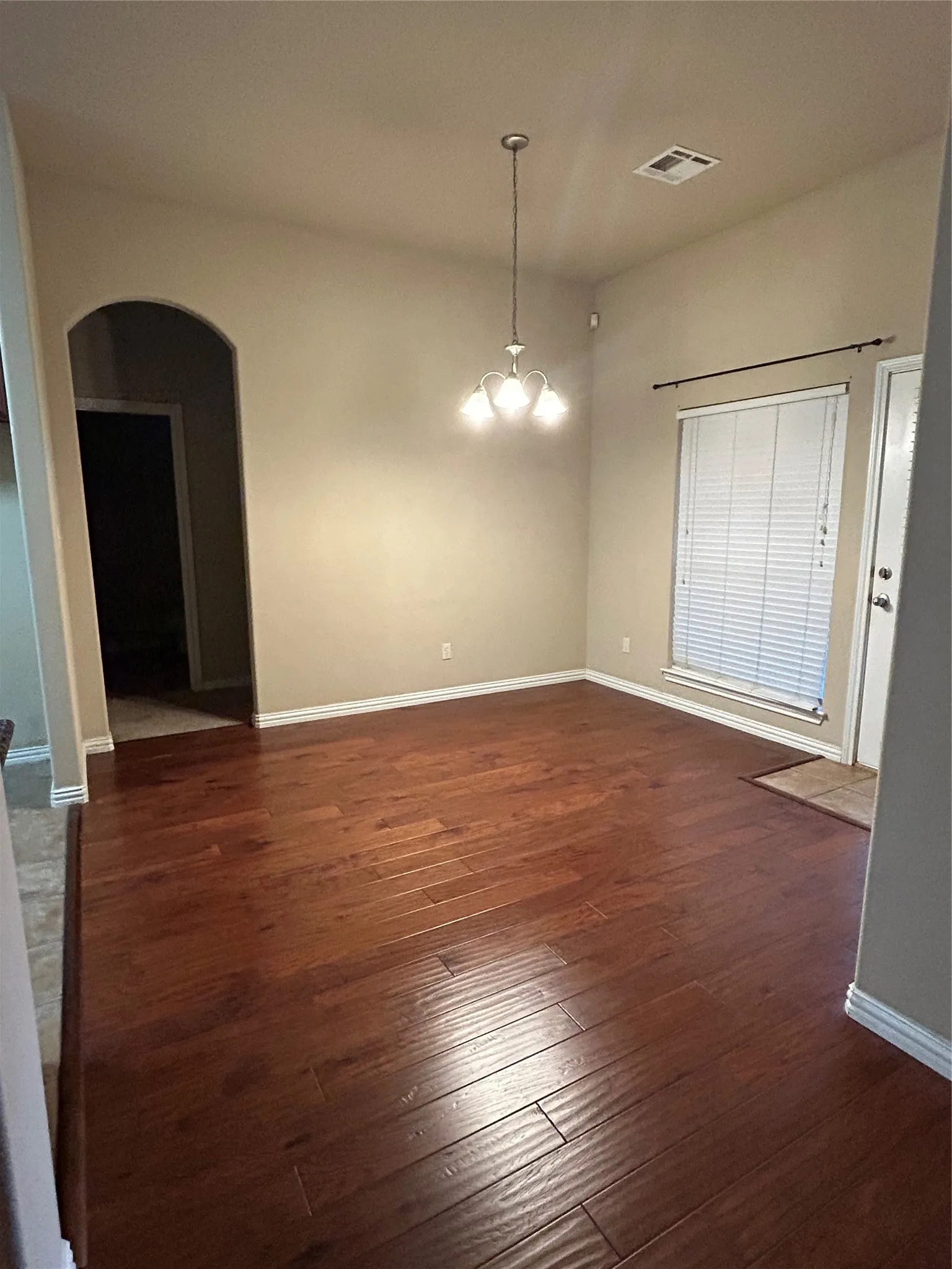 Single Family Residence For Sale in Mc Lennan County , 2409 Tigua Court, Waco, Texas 76712, 3 Bedrooms, 2 Bathrooms, 2 Garage spaces, 1,585 Sqft, built in 2006, Price $285,000, mls#21314068, Real Estate Agent in Waco, Homes For Sale in Mc Lennan county, Homes For Sale in Waco, Realtor in Waco Texas, Real Estate Brokerage Independent Realty Texas, Luminita Cordes Realtor