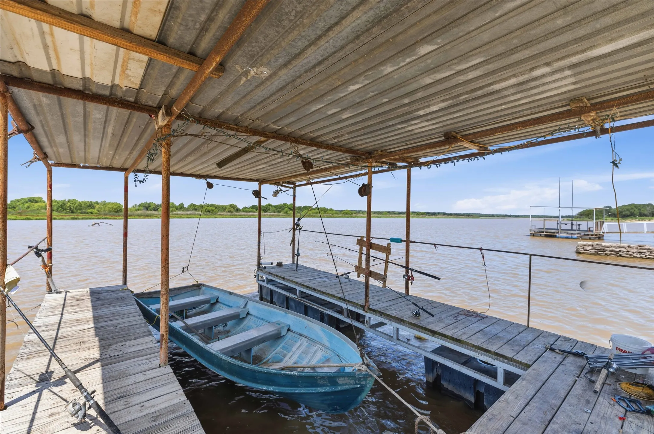Mobile Home For Sale in Brown County , 9401 County Road 456, Brownwood, Texas 76801, 3 Bedroom, 2 Bathroom, Garage spaces, 1,236 Sqft, built in 1976, mls#21312619, Real Estate Agent in Brownwood, Homes For Sale in Brown county, Homes For Sale in Brownwood, Realtor in Brownwood Texas, Real Estate Brokerage Independent Realty Texas, Luminita Cordes Realtor