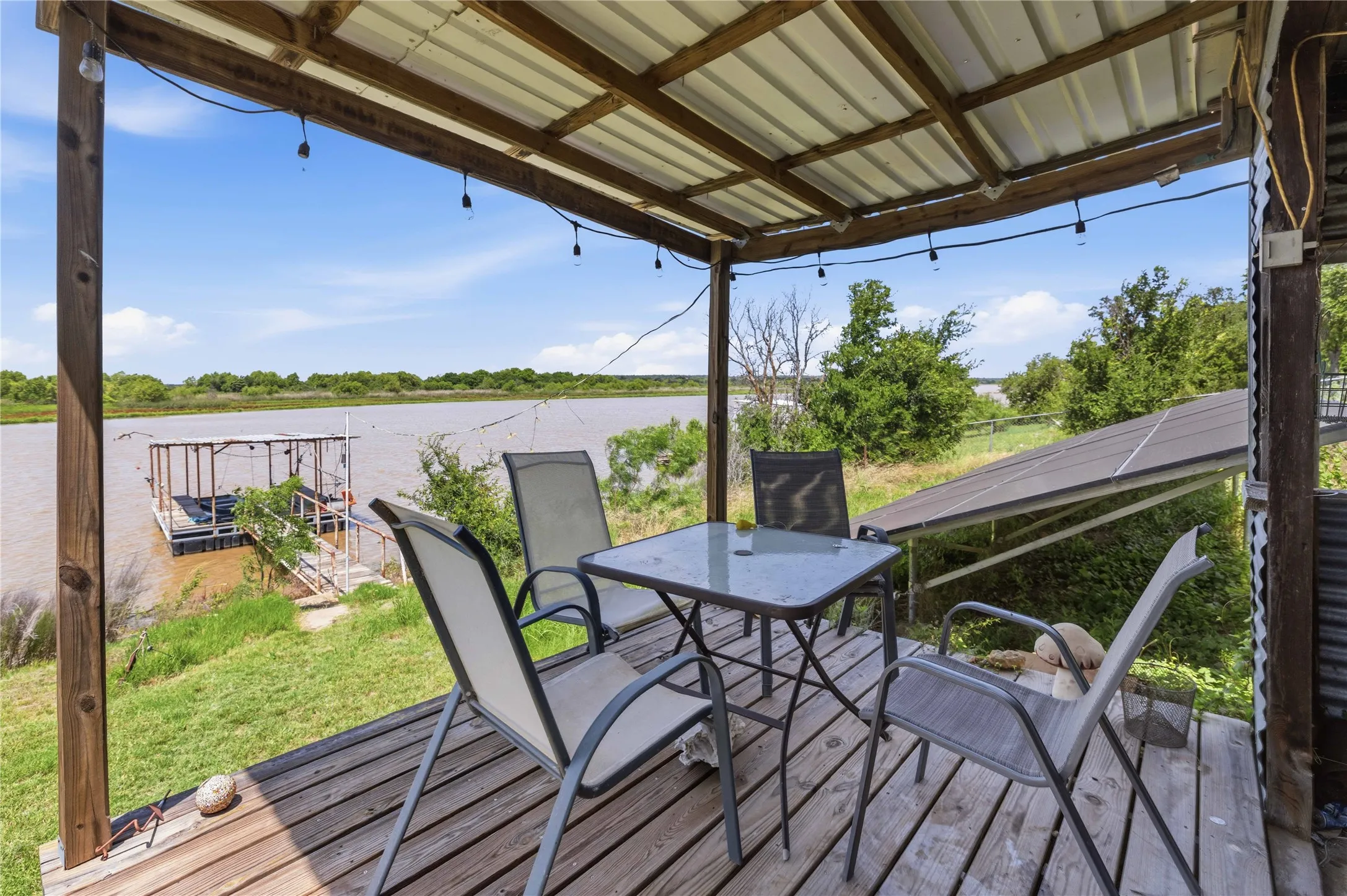 Mobile Home For Sale in Brown County , 9401 County Road 456, Brownwood, Texas 76801, 3 Bedroom, 2 Bathroom, Garage spaces, 1,236 Sqft, built in 1976, mls#21312619, Real Estate Agent in Brownwood, Homes For Sale in Brown county, Homes For Sale in Brownwood, Realtor in Brownwood Texas, Real Estate Brokerage Independent Realty Texas, Luminita Cordes Realtor