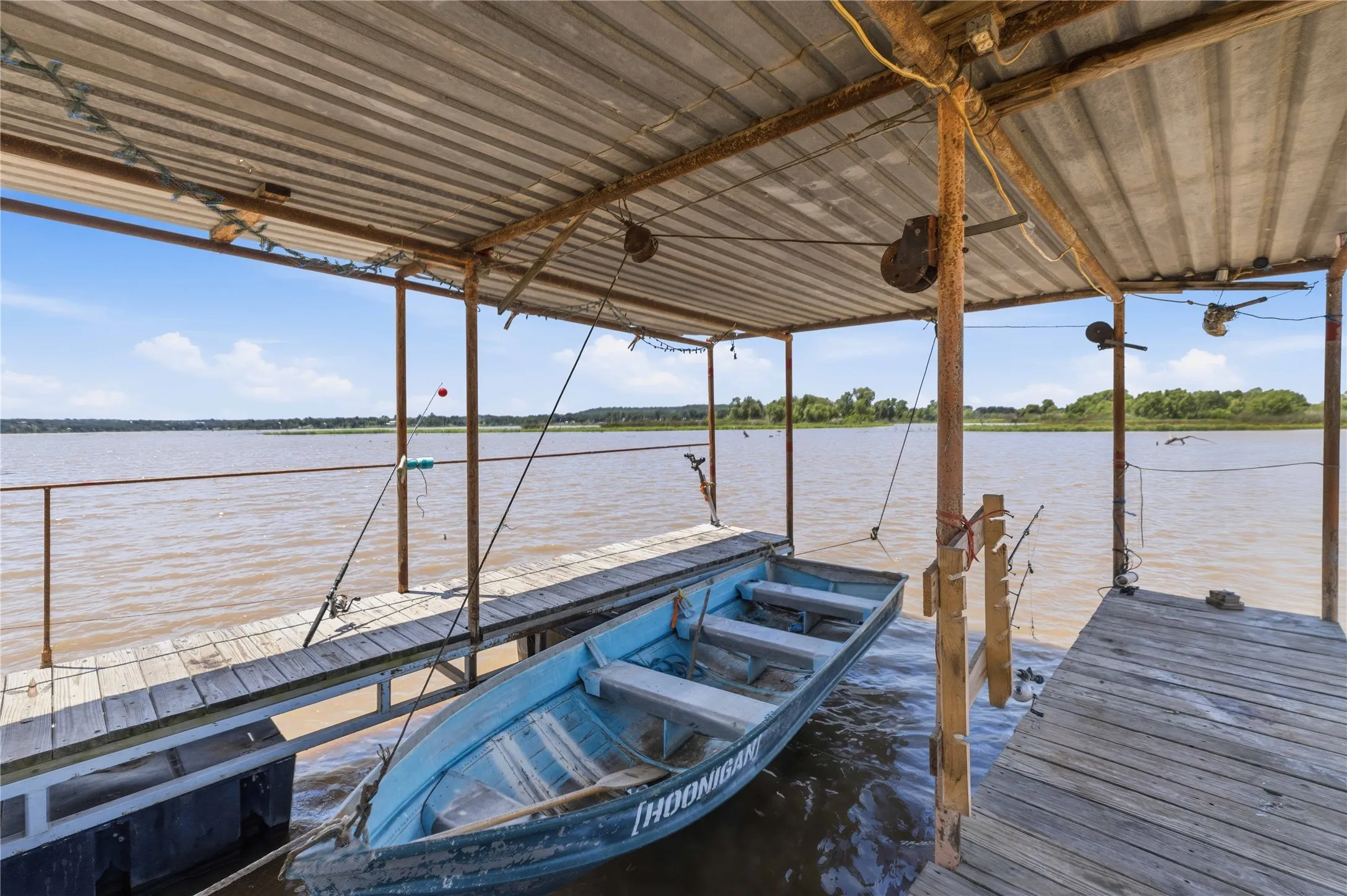 Mobile Home For Sale in Brown County , 9401 County Road 456, Brownwood, Texas 76801, 3 Bedroom, 2 Bathroom, Garage spaces, 1,236 Sqft, built in 1976, mls#21312619, Real Estate Agent in Brownwood, Homes For Sale in Brown county, Homes For Sale in Brownwood, Realtor in Brownwood Texas, Real Estate Brokerage Independent Realty Texas, Luminita Cordes Realtor