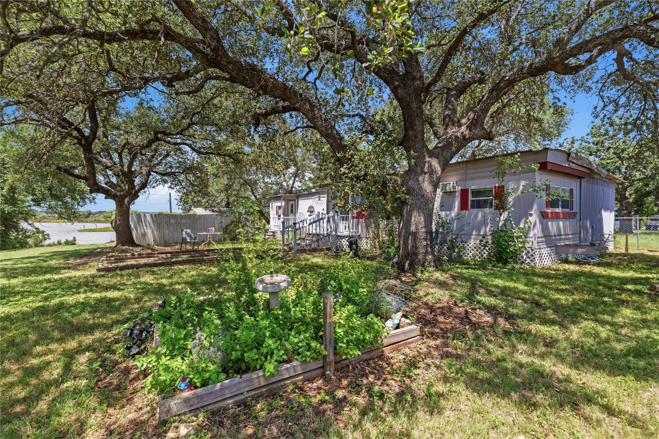 Mobile Home For Sale in Brown County , 9401 County Road 456, Brownwood, Texas 76801, 3 Bedroom, 2 Bathroom, Garage spaces, 1,236 Sqft, built in 1976, mls#21312619, Real Estate Agent in Brownwood, Homes For Sale in Brown county, Homes For Sale in Brownwood, Realtor in Brownwood Texas, Real Estate Brokerage Independent Realty Texas, Luminita Cordes Realtor