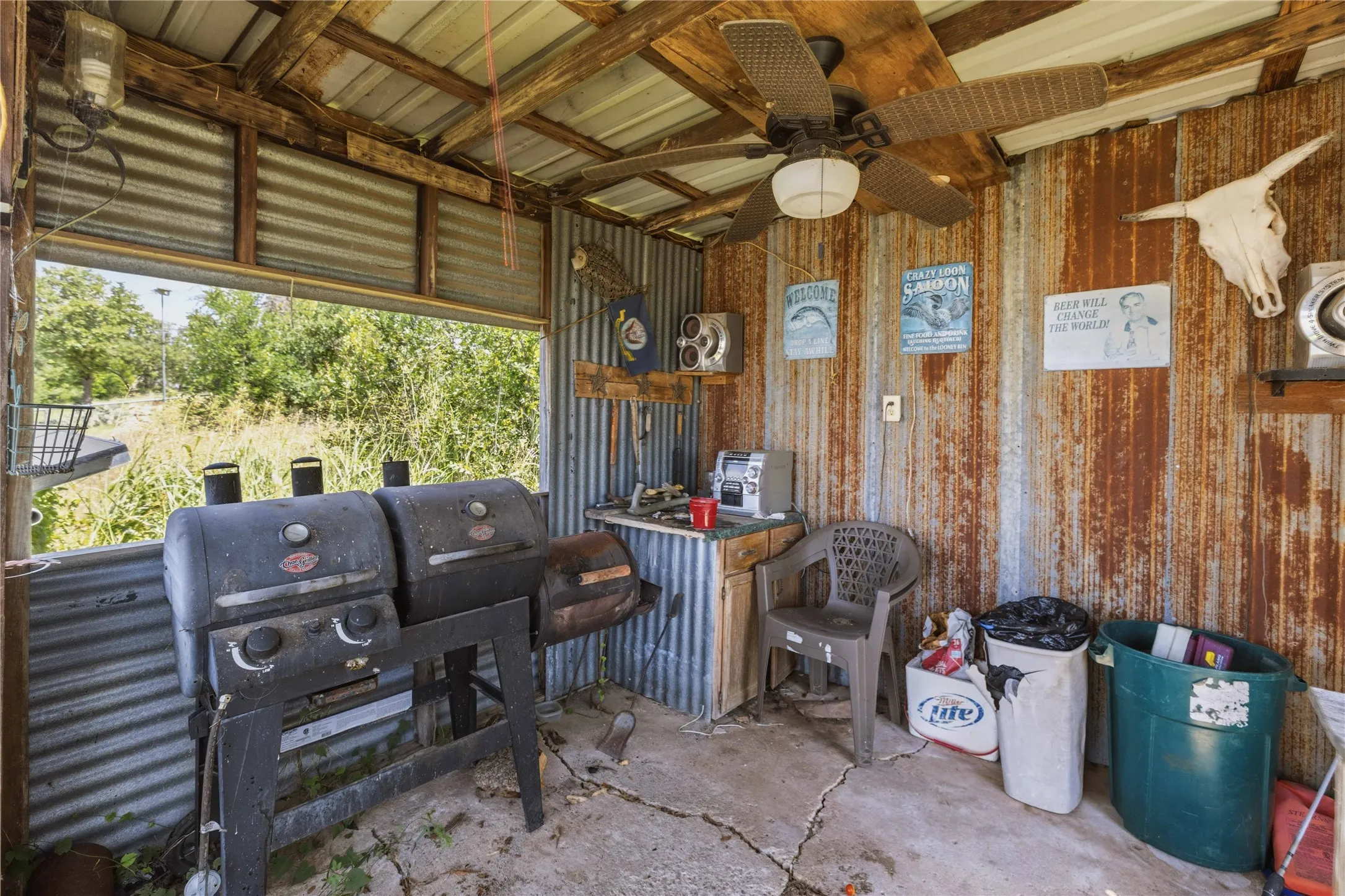 Mobile Home For Sale in Brown County , 9401 County Road 456, Brownwood, Texas 76801, 3 Bedroom, 2 Bathroom, Garage spaces, 1,236 Sqft, built in 1976, mls#21312619, Real Estate Agent in Brownwood, Homes For Sale in Brown county, Homes For Sale in Brownwood, Realtor in Brownwood Texas, Real Estate Brokerage Independent Realty Texas, Luminita Cordes Realtor