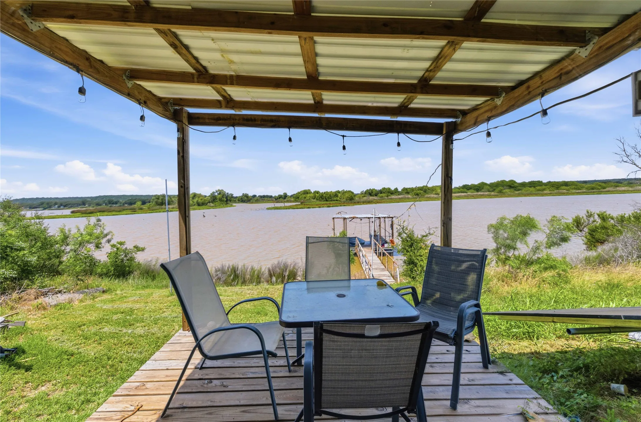Mobile Home For Sale in Brown County , 9401 County Road 456, Brownwood, Texas 76801, 3 Bedroom, 2 Bathroom, Garage spaces, 1,236 Sqft, built in 1976, mls#21312619, Real Estate Agent in Brownwood, Homes For Sale in Brown county, Homes For Sale in Brownwood, Realtor in Brownwood Texas, Real Estate Brokerage Independent Realty Texas, Luminita Cordes Realtor