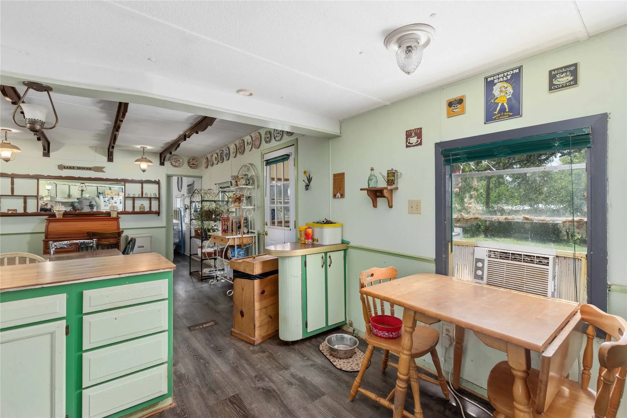Mobile Home For Sale in Brown County , 9401 County Road 456, Brownwood, Texas 76801, 3 Bedroom, 2 Bathroom, Garage spaces, 1,236 Sqft, built in 1976, mls#21312619, Real Estate Agent in Brownwood, Homes For Sale in Brown county, Homes For Sale in Brownwood, Realtor in Brownwood Texas, Real Estate Brokerage Independent Realty Texas, Luminita Cordes Realtor