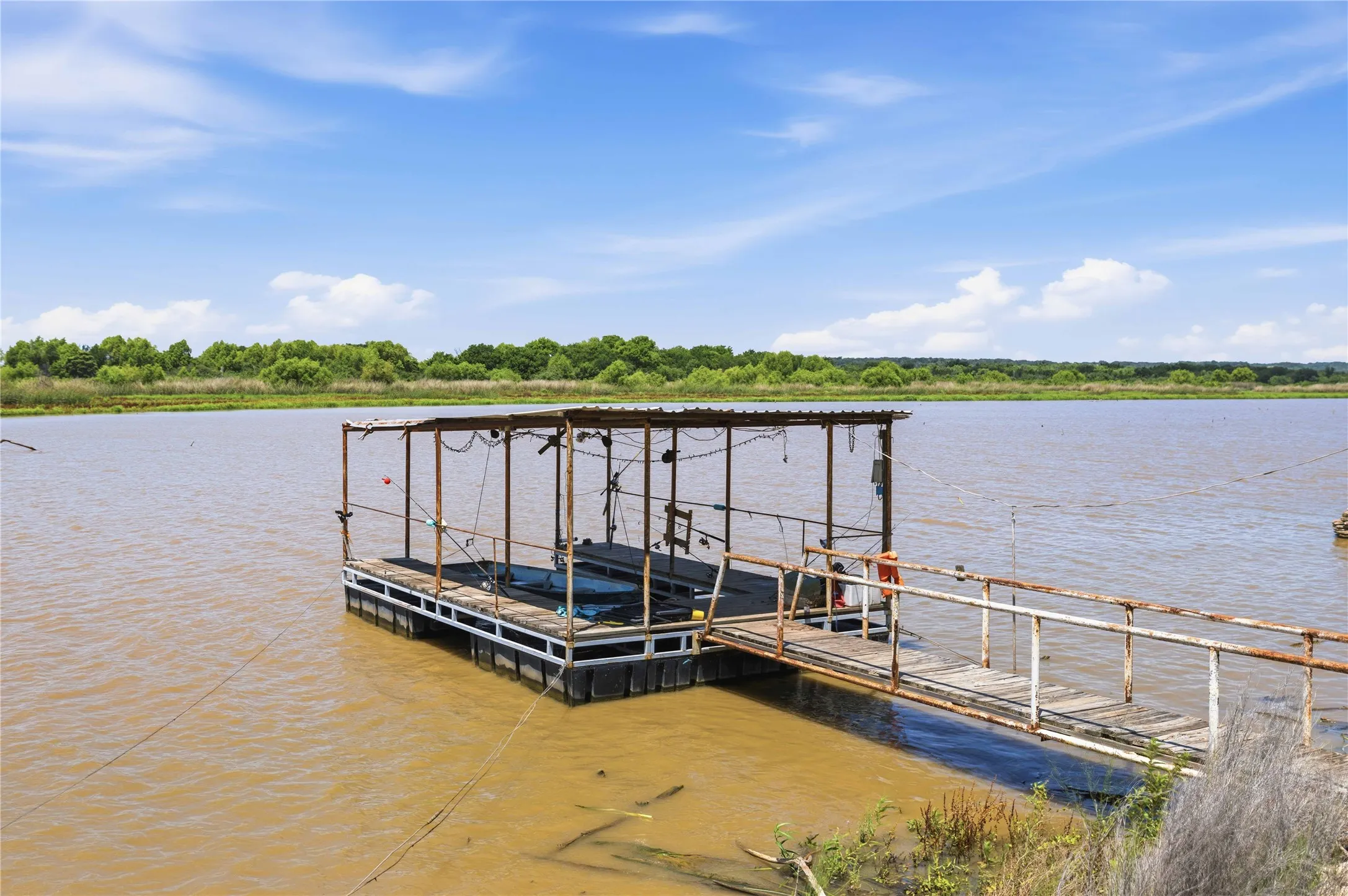 Mobile Home For Sale in Brown County , 9401 County Road 456, Brownwood, Texas 76801, 3 Bedroom, 2 Bathroom, Garage spaces, 1,236 Sqft, built in 1976, mls#21312619, Real Estate Agent in Brownwood, Homes For Sale in Brown county, Homes For Sale in Brownwood, Realtor in Brownwood Texas, Real Estate Brokerage Independent Realty Texas, Luminita Cordes Realtor