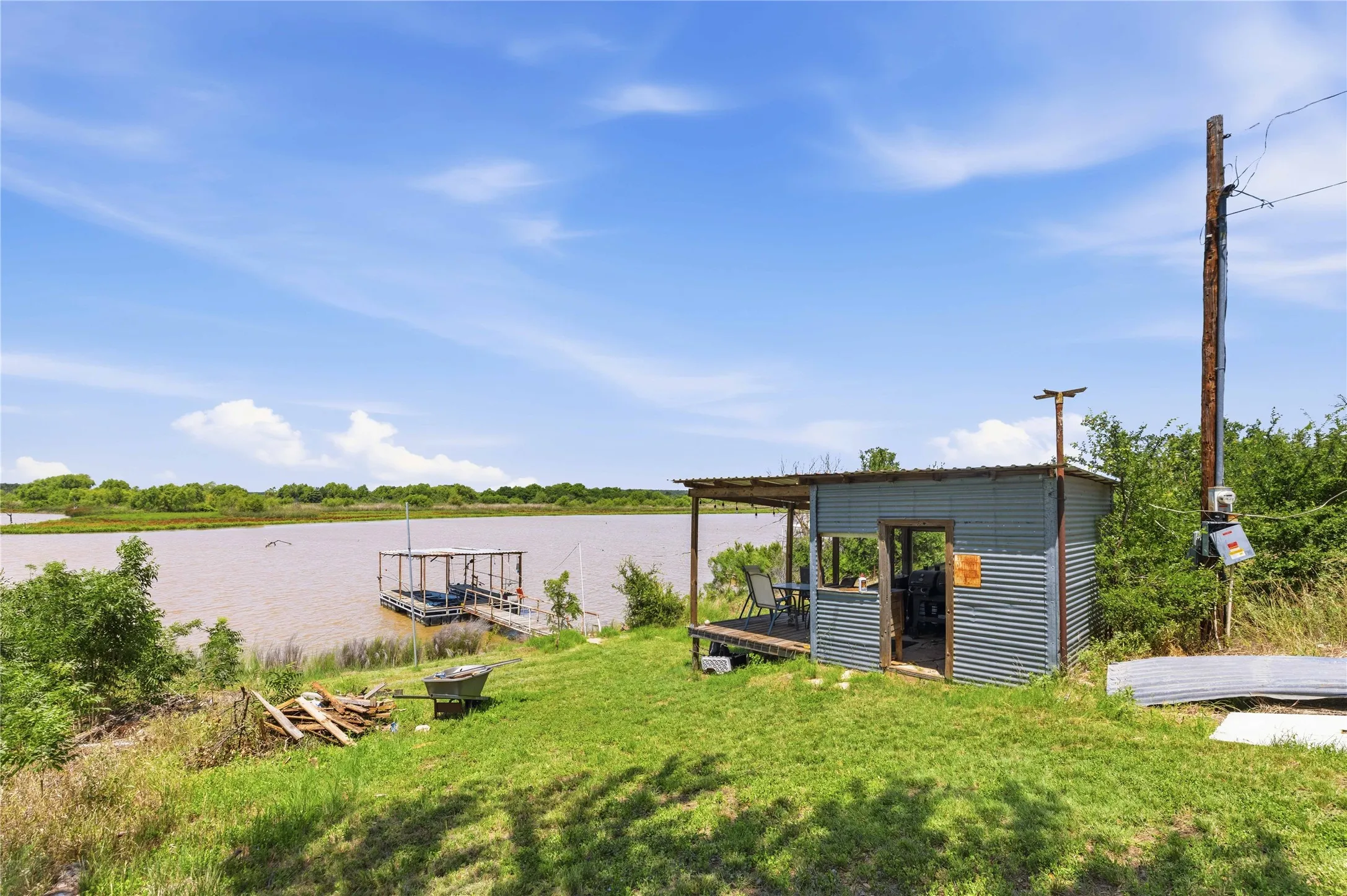 Mobile Home For Sale in Brown County , 9401 County Road 456, Brownwood, Texas 76801, 3 Bedroom, 2 Bathroom, Garage spaces, 1,236 Sqft, built in 1976, mls#21312619, Real Estate Agent in Brownwood, Homes For Sale in Brown county, Homes For Sale in Brownwood, Realtor in Brownwood Texas, Real Estate Brokerage Independent Realty Texas, Luminita Cordes Realtor