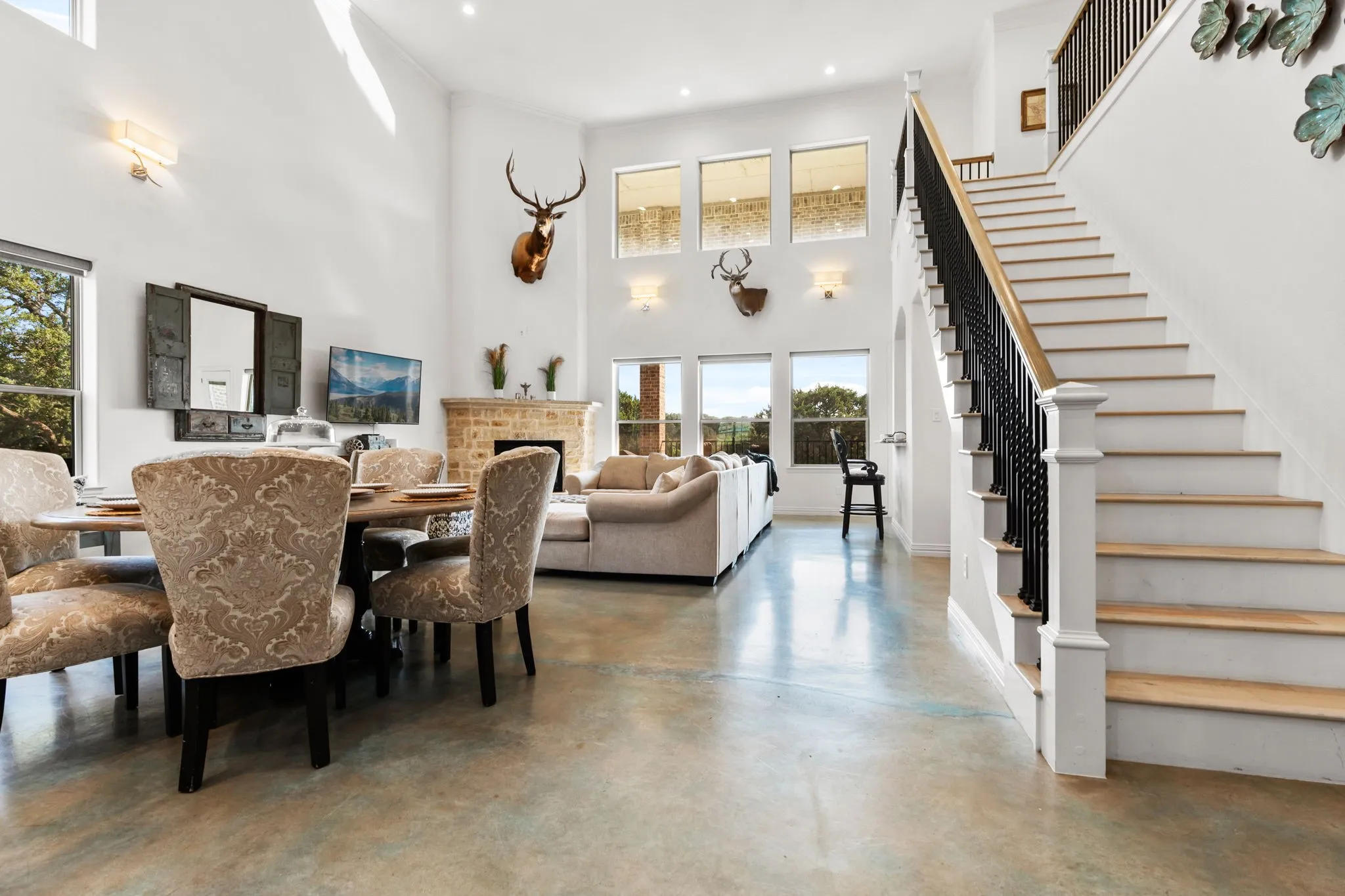Single Family Residence For Sale in Hill County , 28029 Marina Drive, Whitney, Texas 76692, 4 Bedroom, 3 Bathroom, 2 Garage spaces, 3,356 Sqft, built in 2018, mls#21314427, Real Estate Agent in Whitney, Homes For Sale in Hill county, Homes For Sale in Whitney, Realtor in Whitney Texas, Real Estate Brokerage Independent Realty Texas, Luminita Cordes Realtor