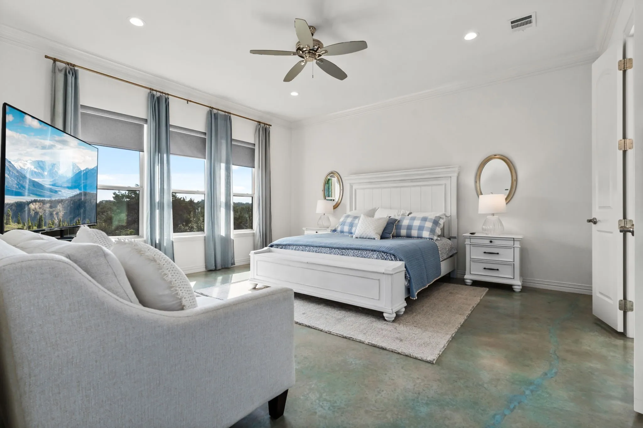 Single Family Residence For Sale in Hill County , 28029 Marina Drive, Whitney, Texas 76692, 4 Bedroom, 3 Bathroom, 2 Garage spaces, 3,356 Sqft, built in 2018, mls#21314427, Real Estate Agent in Whitney, Homes For Sale in Hill county, Homes For Sale in Whitney, Realtor in Whitney Texas, Real Estate Brokerage Independent Realty Texas, Luminita Cordes Realtor