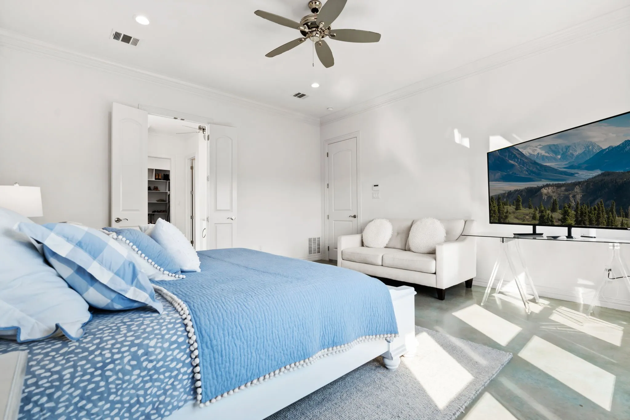 Single Family Residence For Sale in Hill County , 28029 Marina Drive, Whitney, Texas 76692, 4 Bedroom, 3 Bathroom, 2 Garage spaces, 3,356 Sqft, built in 2018, mls#21314427, Real Estate Agent in Whitney, Homes For Sale in Hill county, Homes For Sale in Whitney, Realtor in Whitney Texas, Real Estate Brokerage Independent Realty Texas, Luminita Cordes Realtor