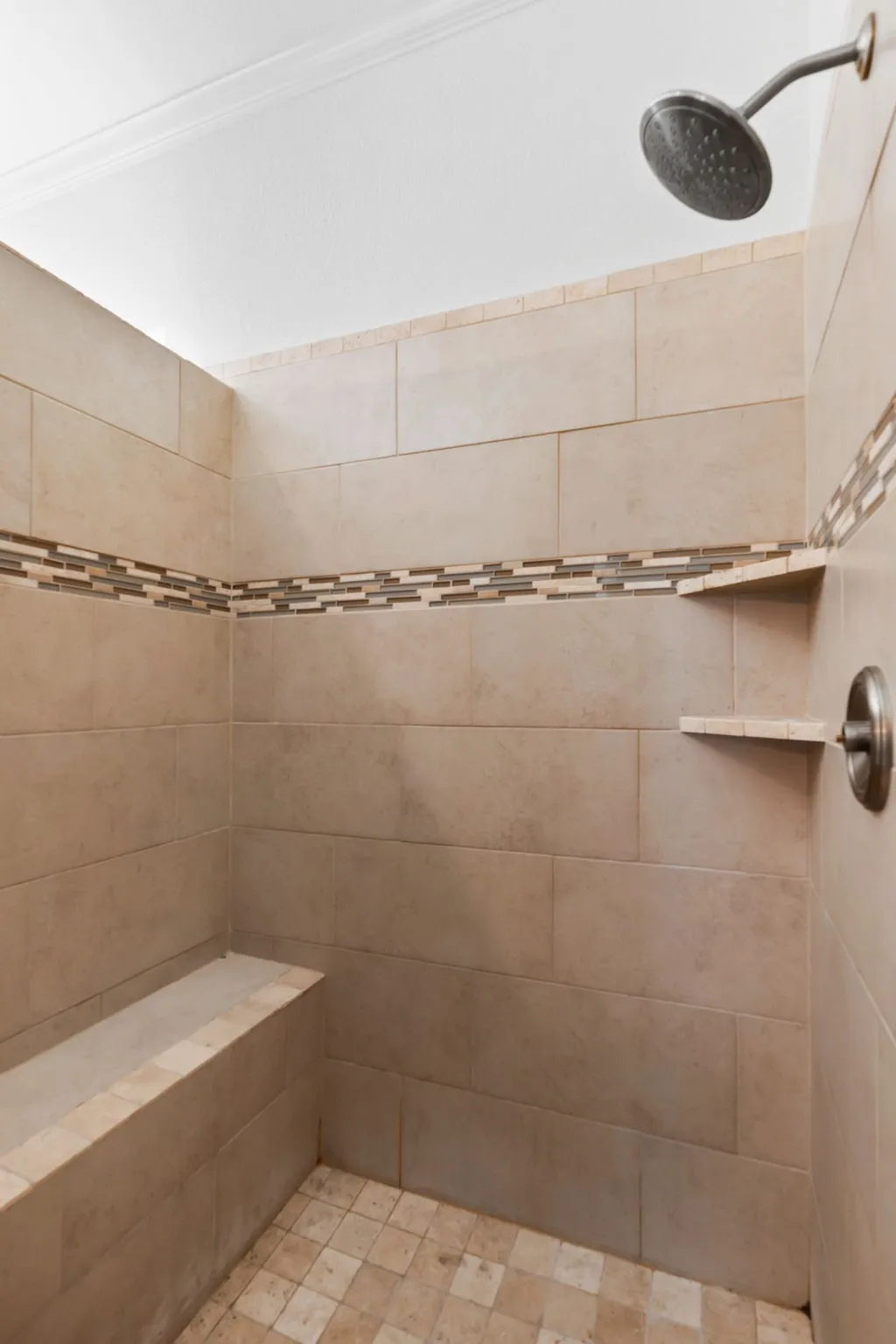 Single Family Residence For Sale in Hill County , 28029 Marina Drive, Whitney, Texas 76692, 4 Bedroom, 3 Bathroom, 2 Garage spaces, 3,356 Sqft, built in 2018, mls#21314427, Real Estate Agent in Whitney, Homes For Sale in Hill county, Homes For Sale in Whitney, Realtor in Whitney Texas, Real Estate Brokerage Independent Realty Texas, Luminita Cordes Realtor