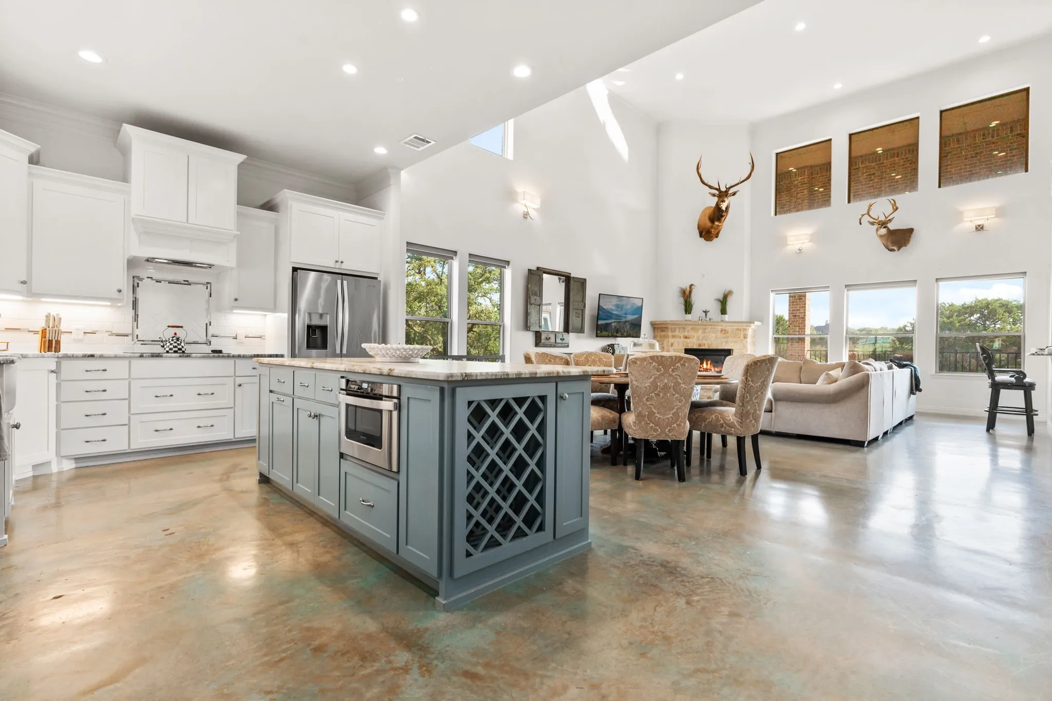 Single Family Residence For Sale in Hill County , 28029 Marina Drive, Whitney, Texas 76692, 4 Bedroom, 3 Bathroom, 2 Garage spaces, 3,356 Sqft, built in 2018, mls#21314427, Real Estate Agent in Whitney, Homes For Sale in Hill county, Homes For Sale in Whitney, Realtor in Whitney Texas, Real Estate Brokerage Independent Realty Texas, Luminita Cordes Realtor