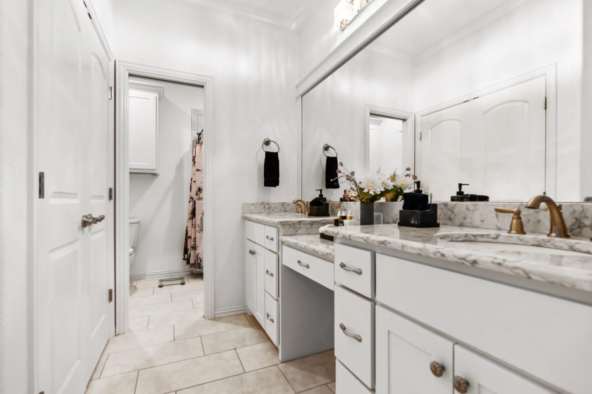 Single Family Residence For Sale in Hill County , 28029 Marina Drive, Whitney, Texas 76692, 4 Bedroom, 3 Bathroom, 2 Garage spaces, 3,356 Sqft, built in 2018, mls#21314427, Real Estate Agent in Whitney, Homes For Sale in Hill county, Homes For Sale in Whitney, Realtor in Whitney Texas, Real Estate Brokerage Independent Realty Texas, Luminita Cordes Realtor