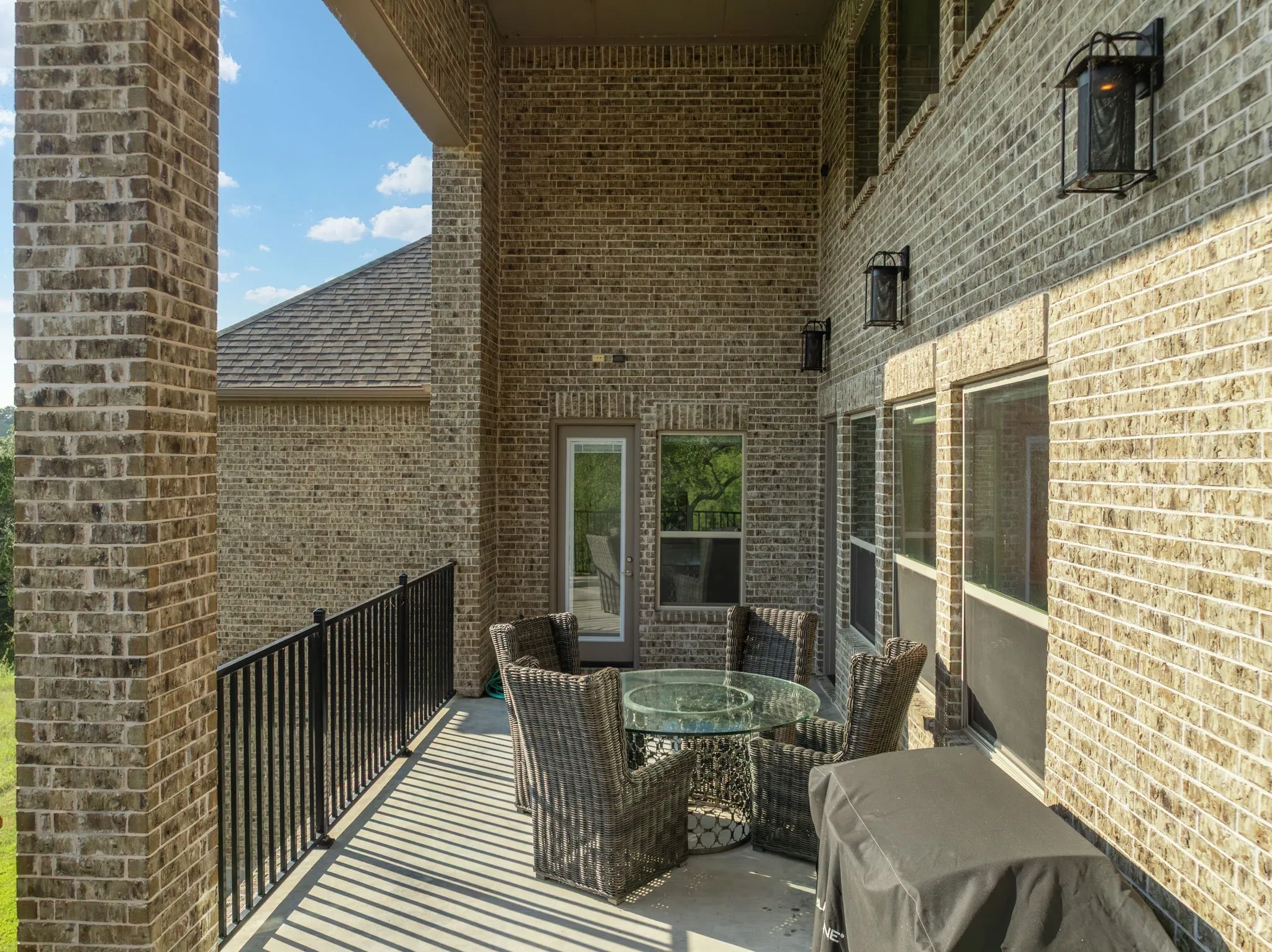 Single Family Residence For Sale in Hill County , 28029 Marina Drive, Whitney, Texas 76692, 4 Bedroom, 3 Bathroom, 2 Garage spaces, 3,356 Sqft, built in 2018, mls#21314427, Real Estate Agent in Whitney, Homes For Sale in Hill county, Homes For Sale in Whitney, Realtor in Whitney Texas, Real Estate Brokerage Independent Realty Texas, Luminita Cordes Realtor