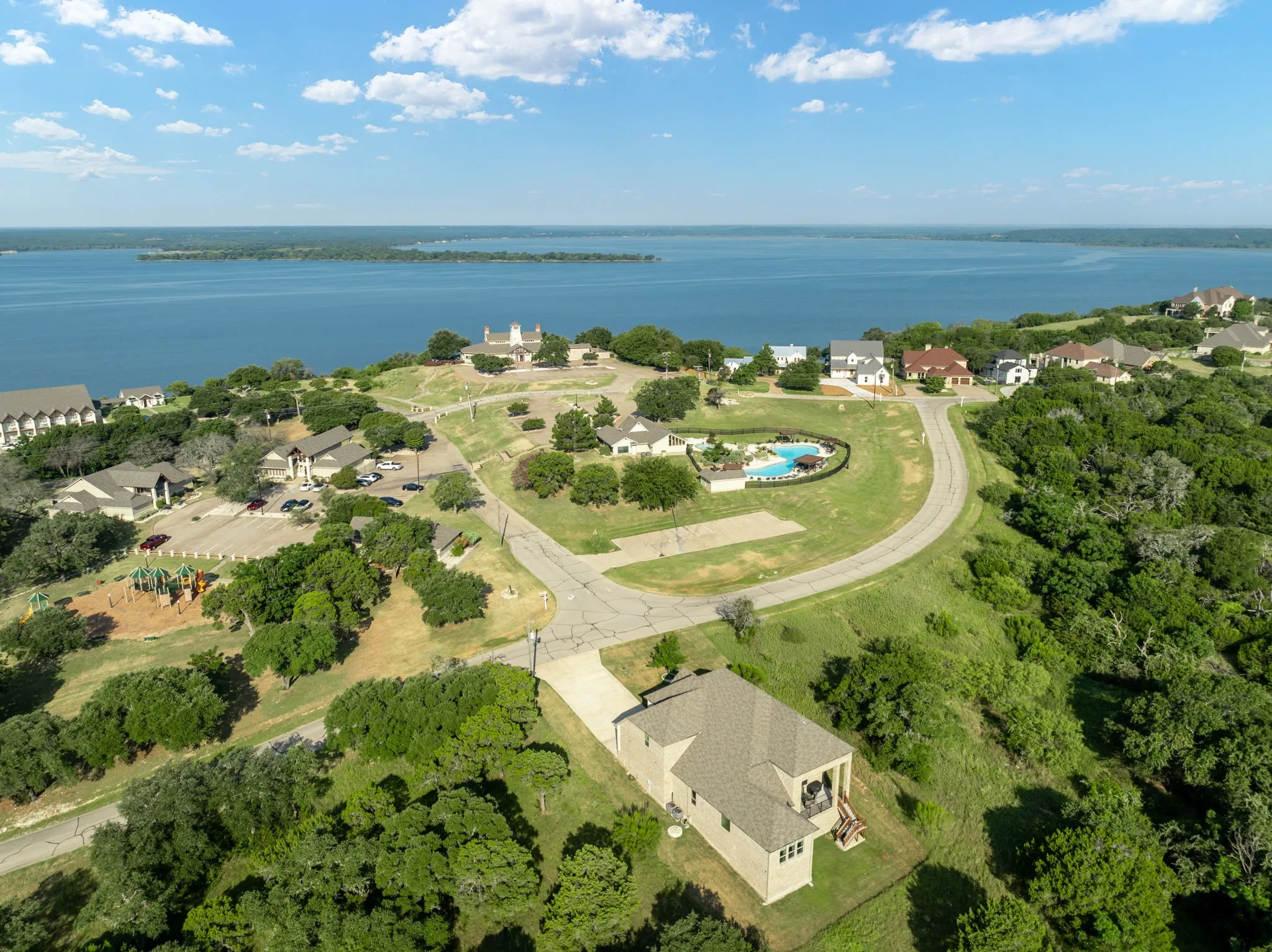 Single Family Residence For Sale in Hill County , 28029 Marina Drive, Whitney, Texas 76692, 4 Bedroom, 3 Bathroom, 2 Garage spaces, 3,356 Sqft, built in 2018, mls#21314427, Real Estate Agent in Whitney, Homes For Sale in Hill county, Homes For Sale in Whitney, Realtor in Whitney Texas, Real Estate Brokerage Independent Realty Texas, Luminita Cordes Realtor
