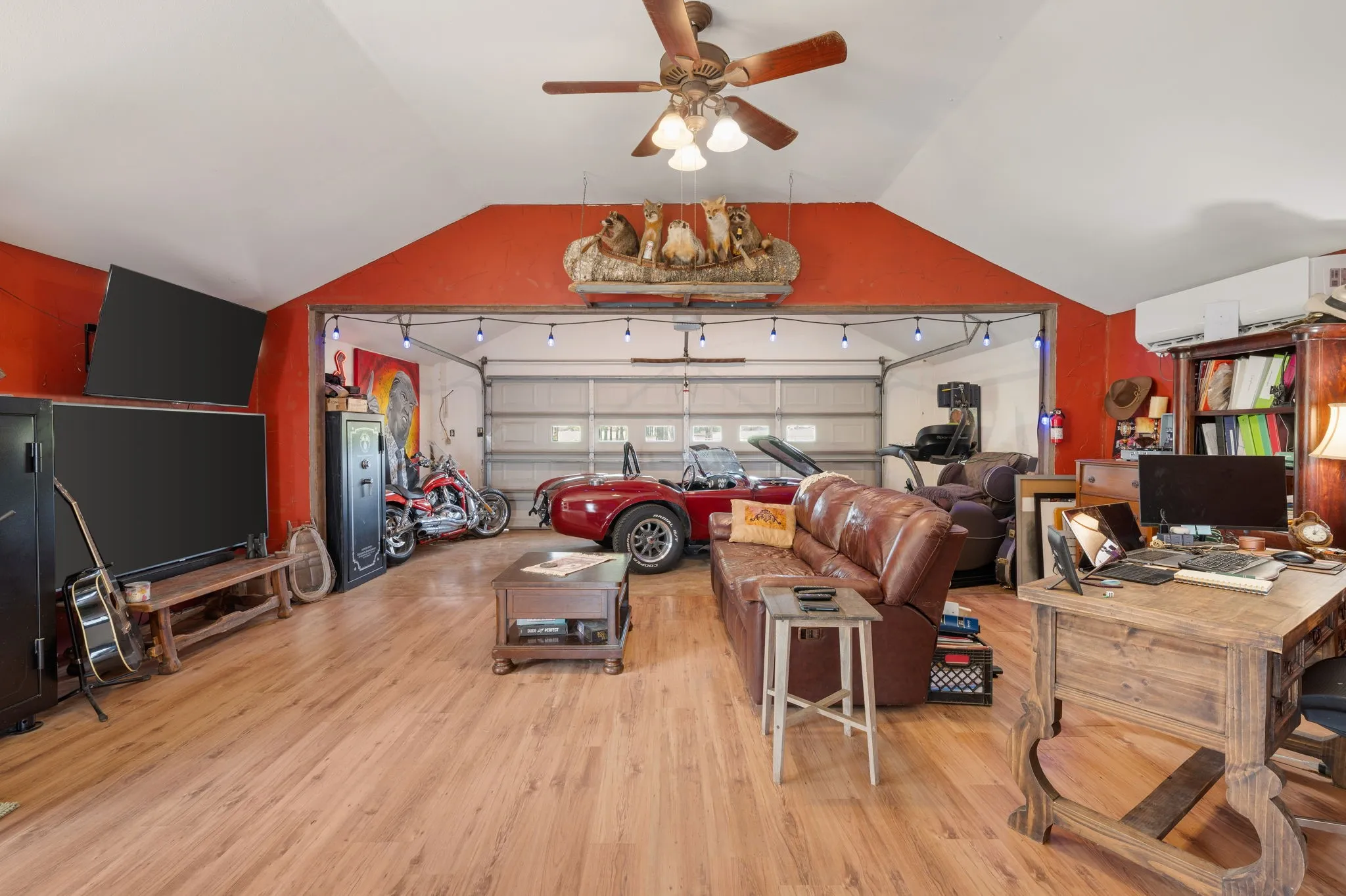 Farm For Sale in Henderson County , 13494 County Road 2919, Eustace, Texas 75124, 3 Bedroom, 2 Bathroom, Garage spaces, 1,694 Sqft, built in 1988, mls#21314752, Real Estate Agent in Eustace, Homes For Sale in Henderson county, Homes For Sale in Eustace, Realtor in Eustace Texas, Real Estate Brokerage Independent Realty Texas, Luminita Cordes Realtor