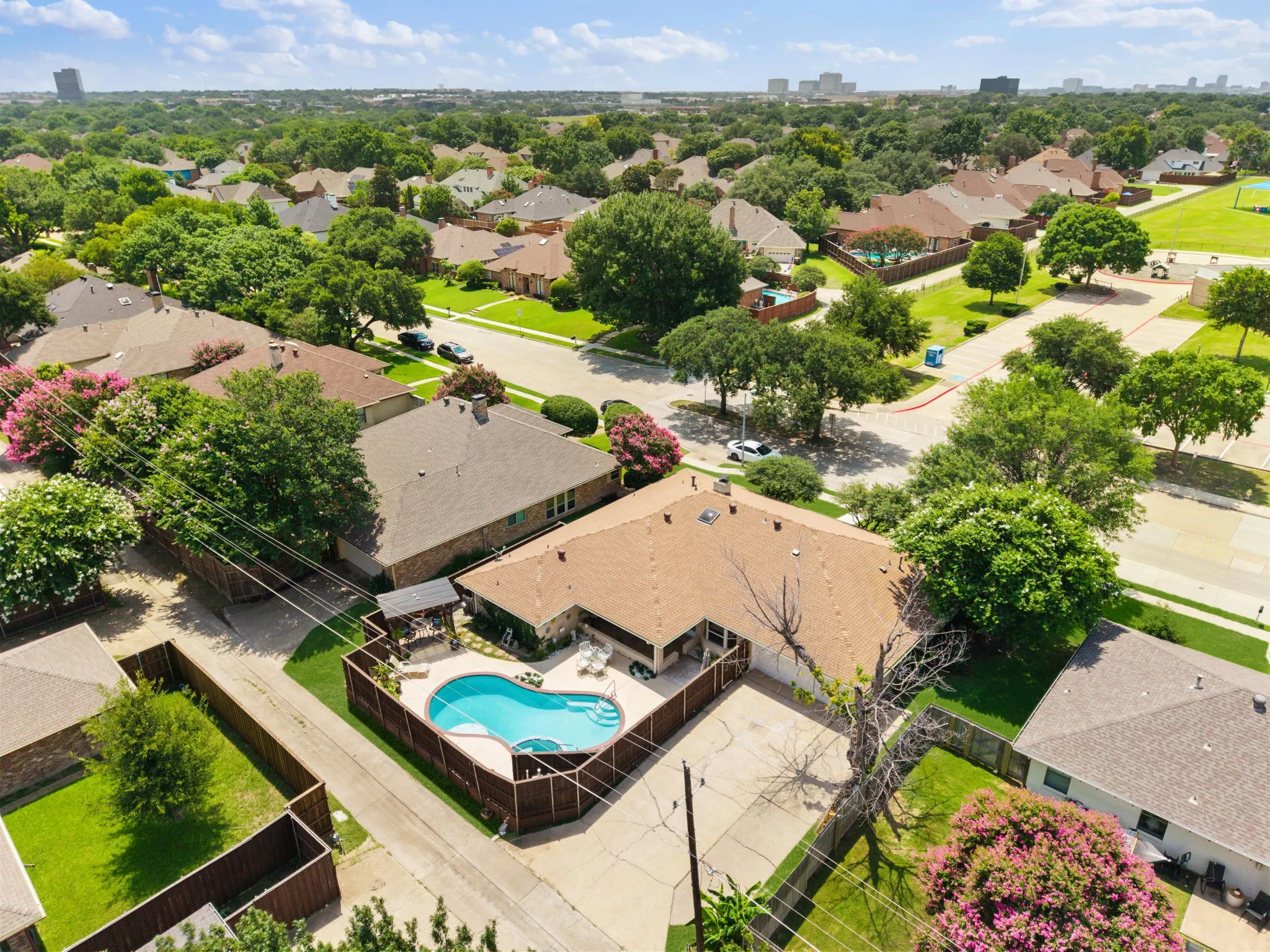 Single Family Residence For Sale in Collin County , 1521 Baffin Bay Drive, Plano, Texas 75075, 4 Bedroom, 3 Bathroom, 2 Garage spaces, 2,403 Sqft, built in 1977, mls#21314583, Real Estate Agent in Plano, Homes For Sale in Collin county, Homes For Sale in Plano, Realtor in Plano Texas, Real Estate Brokerage Independent Realty Texas, Luminita Cordes Realtor