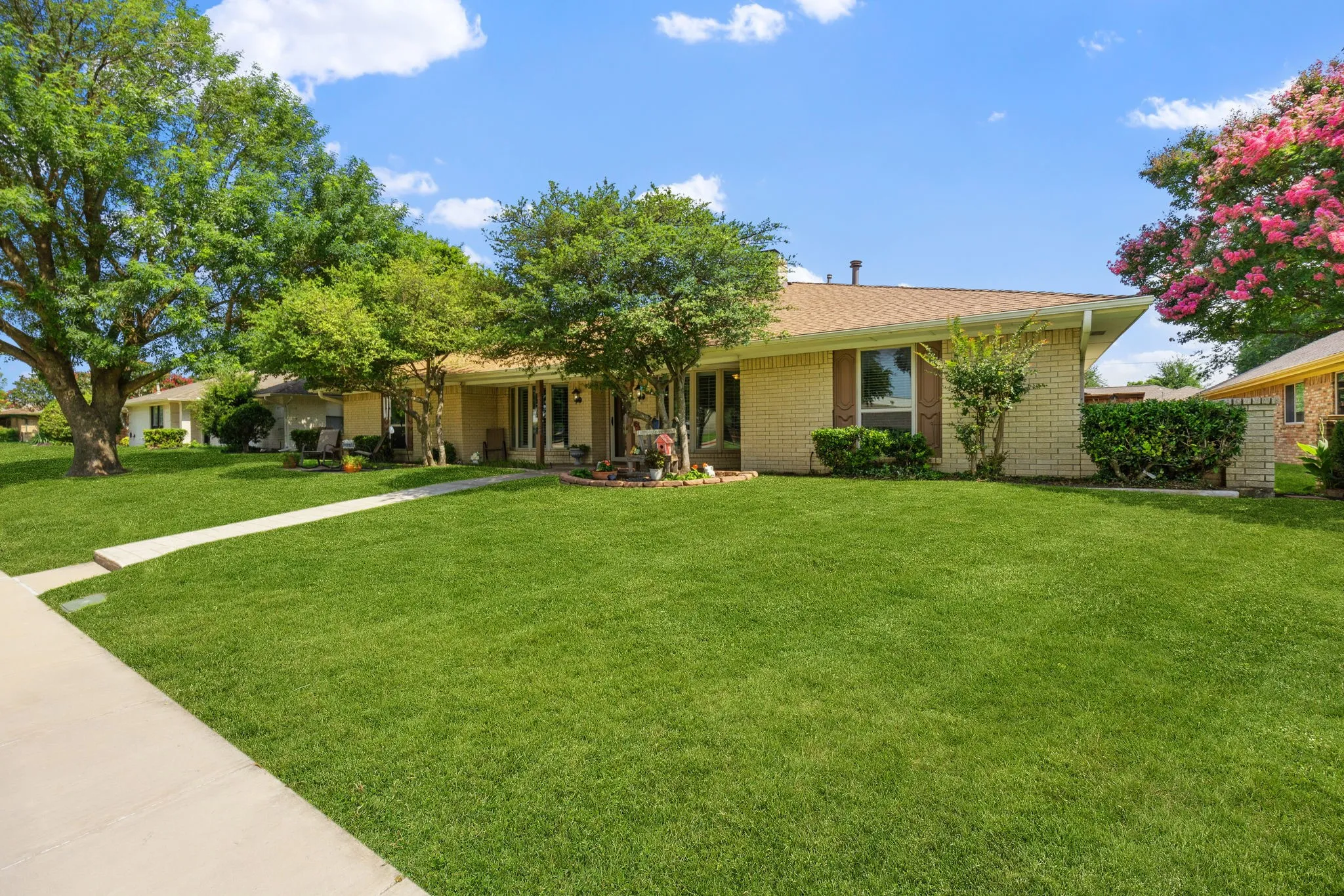 Single Family Residence For Sale in Collin County , 1521 Baffin Bay Drive, Plano, Texas 75075, 4 Bedroom, 3 Bathroom, 2 Garage spaces, 2,403 Sqft, built in 1977, mls#21314583, Real Estate Agent in Plano, Homes For Sale in Collin county, Homes For Sale in Plano, Realtor in Plano Texas, Real Estate Brokerage Independent Realty Texas, Luminita Cordes Realtor