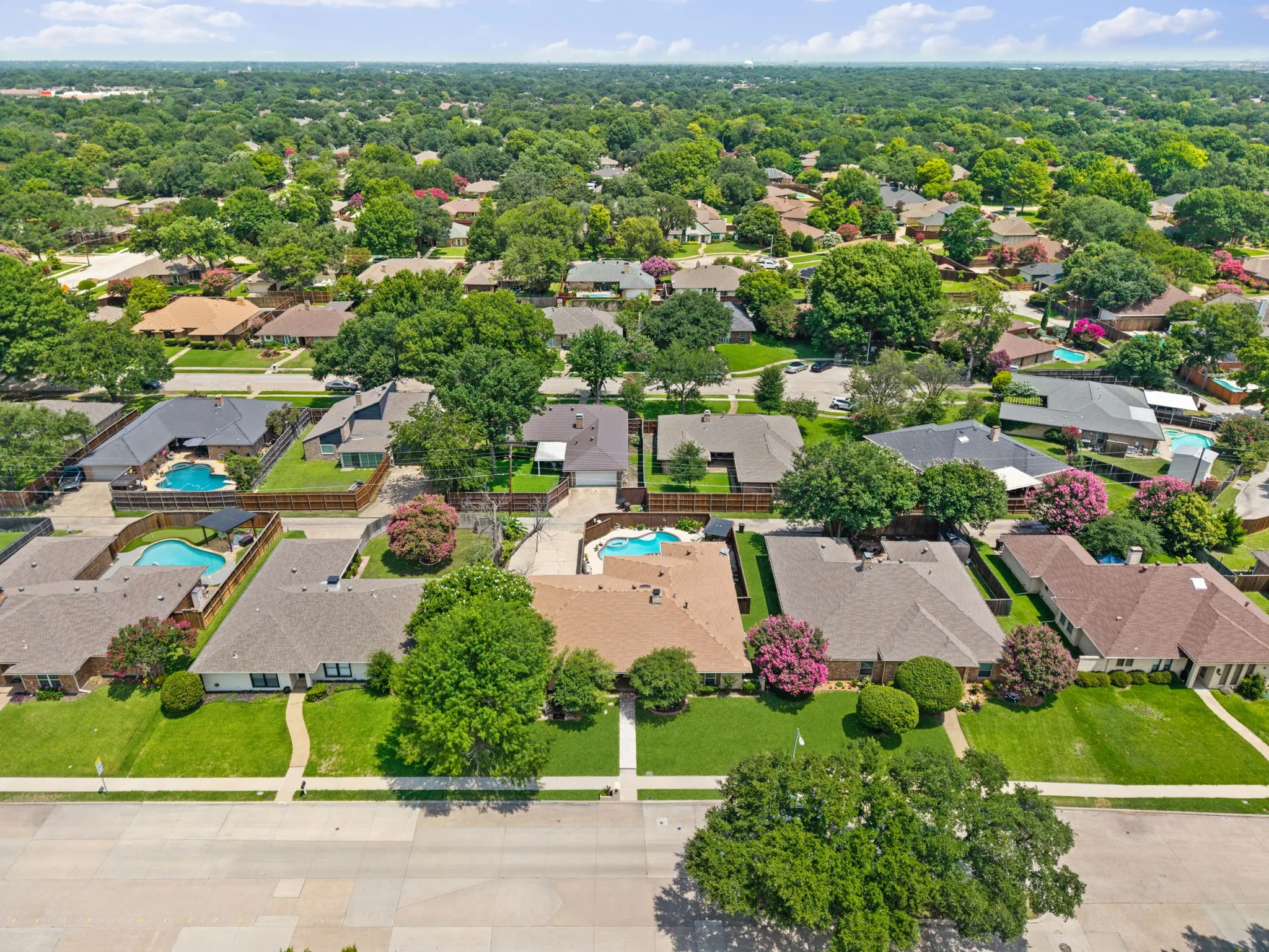 Single Family Residence For Sale in Collin County , 1521 Baffin Bay Drive, Plano, Texas 75075, 4 Bedroom, 3 Bathroom, 2 Garage spaces, 2,403 Sqft, built in 1977, mls#21314583, Real Estate Agent in Plano, Homes For Sale in Collin county, Homes For Sale in Plano, Realtor in Plano Texas, Real Estate Brokerage Independent Realty Texas, Luminita Cordes Realtor