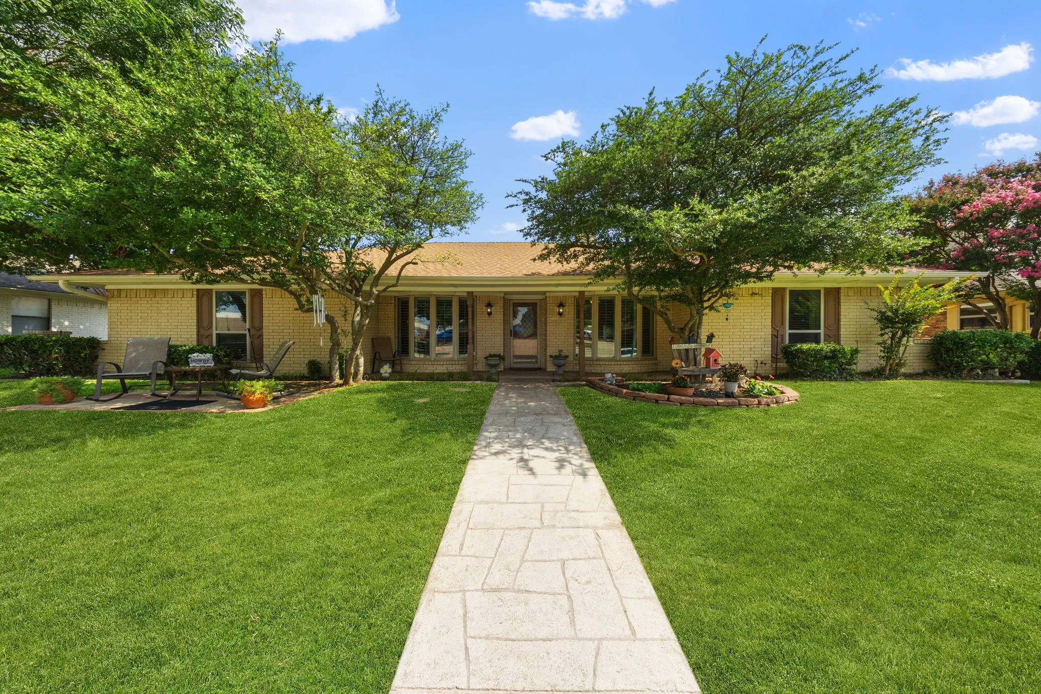 Single Family Residence For Sale in Collin County , 1521 Baffin Bay Drive, Plano, Texas 75075, 4 Bedroom, 3 Bathroom, 2 Garage spaces, 2,403 Sqft, built in 1977, mls#21314583, Real Estate Agent in Plano, Homes For Sale in Collin county, Homes For Sale in Plano, Realtor in Plano Texas, Real Estate Brokerage Independent Realty Texas, Luminita Cordes Realtor