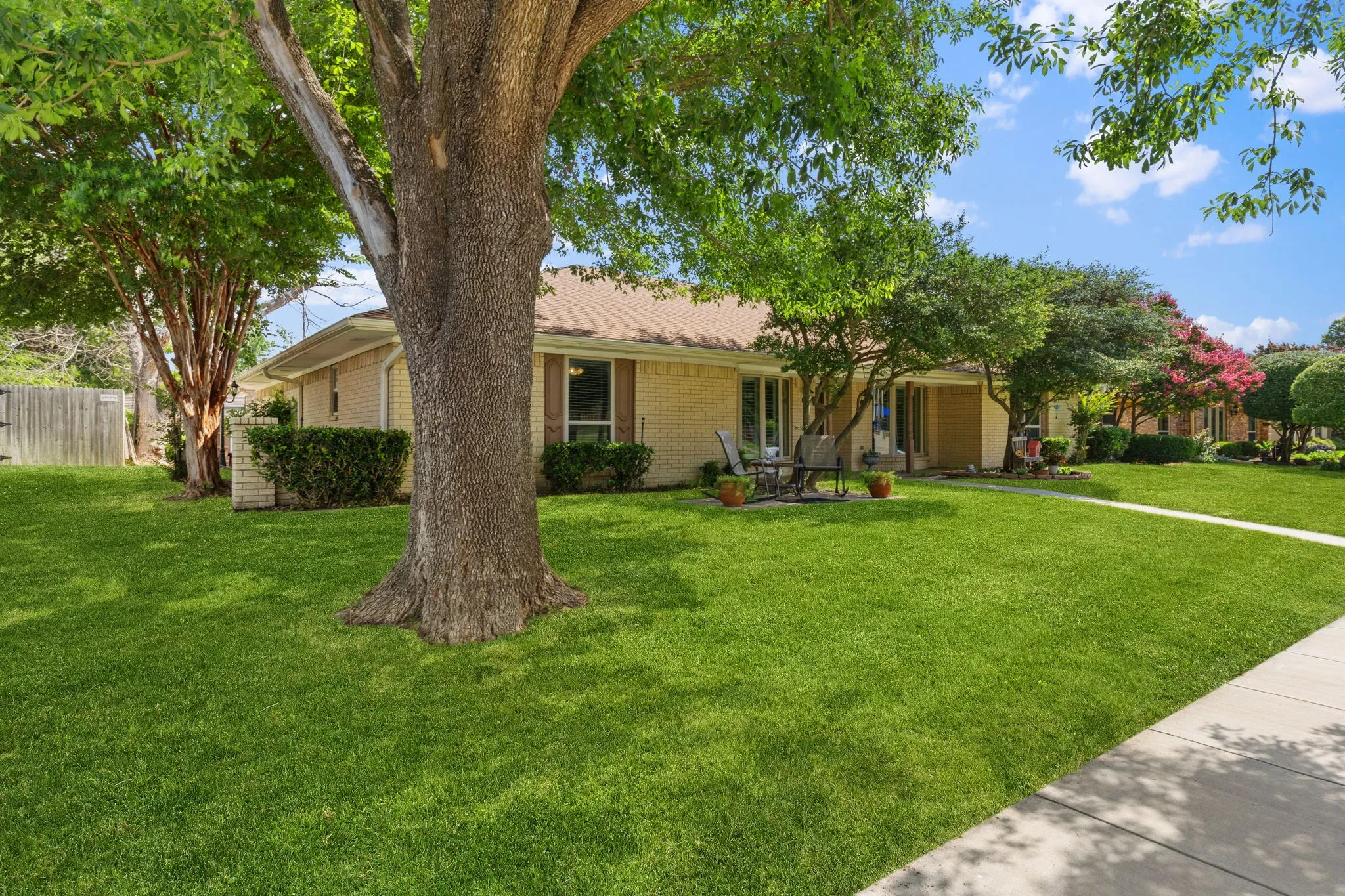 Single Family Residence For Sale in Collin County , 1521 Baffin Bay Drive, Plano, Texas 75075, 4 Bedroom, 3 Bathroom, 2 Garage spaces, 2,403 Sqft, built in 1977, mls#21314583, Real Estate Agent in Plano, Homes For Sale in Collin county, Homes For Sale in Plano, Realtor in Plano Texas, Real Estate Brokerage Independent Realty Texas, Luminita Cordes Realtor