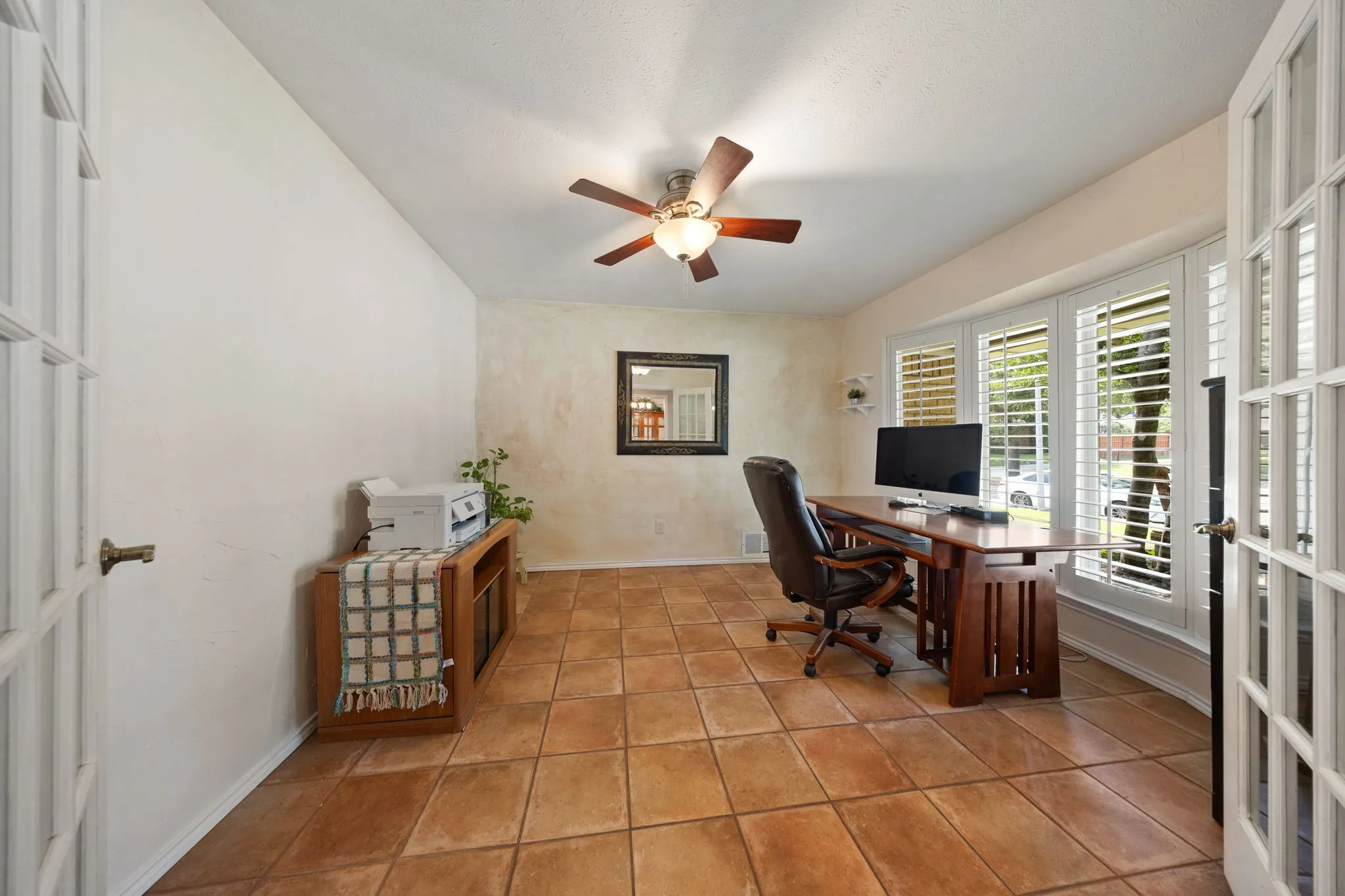 Single Family Residence For Sale in Collin County , 1521 Baffin Bay Drive, Plano, Texas 75075, 4 Bedroom, 3 Bathroom, 2 Garage spaces, 2,403 Sqft, built in 1977, mls#21314583, Real Estate Agent in Plano, Homes For Sale in Collin county, Homes For Sale in Plano, Realtor in Plano Texas, Real Estate Brokerage Independent Realty Texas, Luminita Cordes Realtor