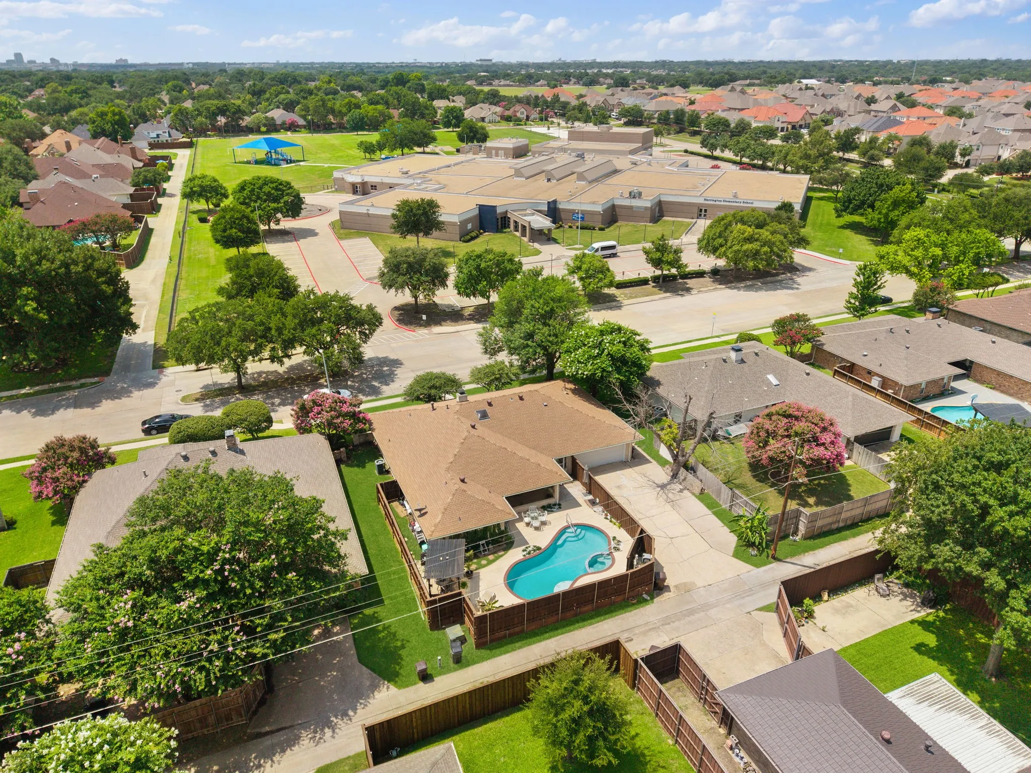 Single Family Residence For Sale in Collin County , 1521 Baffin Bay Drive, Plano, Texas 75075, 4 Bedroom, 3 Bathroom, 2 Garage spaces, 2,403 Sqft, built in 1977, mls#21314583, Real Estate Agent in Plano, Homes For Sale in Collin county, Homes For Sale in Plano, Realtor in Plano Texas, Real Estate Brokerage Independent Realty Texas, Luminita Cordes Realtor