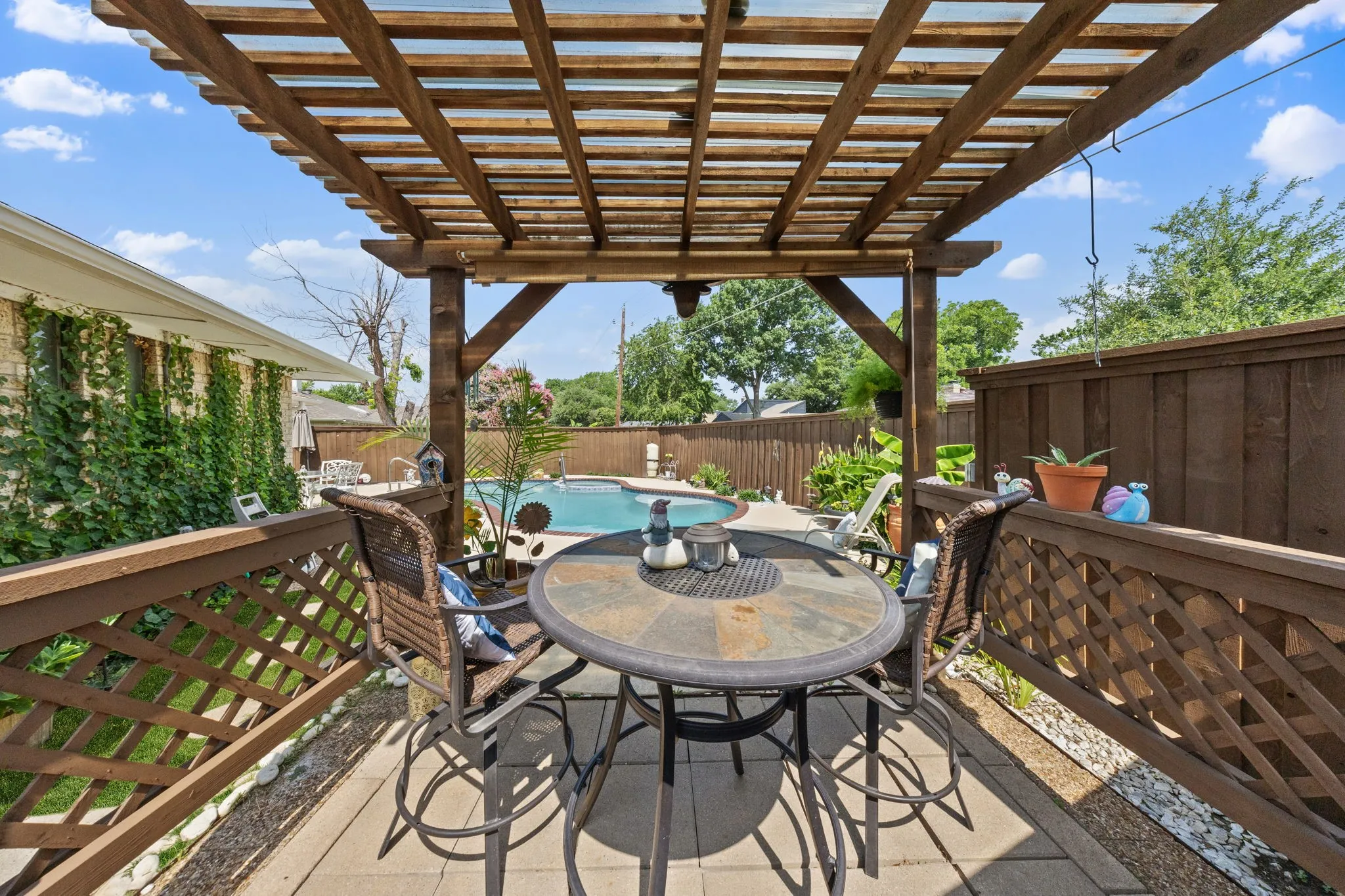 Single Family Residence For Sale in Collin County , 1521 Baffin Bay Drive, Plano, Texas 75075, 4 Bedroom, 3 Bathroom, 2 Garage spaces, 2,403 Sqft, built in 1977, mls#21314583, Real Estate Agent in Plano, Homes For Sale in Collin county, Homes For Sale in Plano, Realtor in Plano Texas, Real Estate Brokerage Independent Realty Texas, Luminita Cordes Realtor