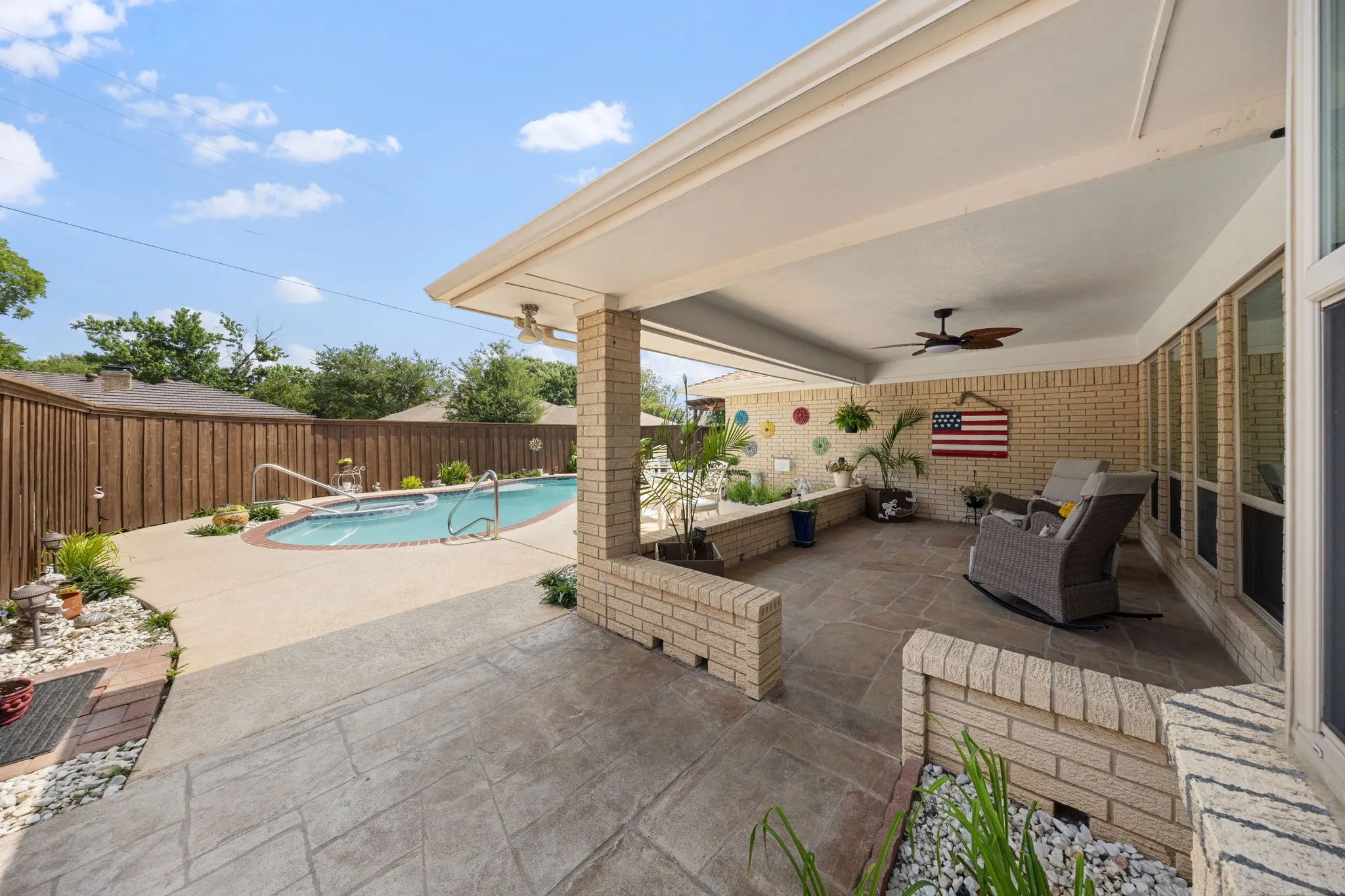 Single Family Residence For Sale in Collin County , 1521 Baffin Bay Drive, Plano, Texas 75075, 4 Bedroom, 3 Bathroom, 2 Garage spaces, 2,403 Sqft, built in 1977, mls#21314583, Real Estate Agent in Plano, Homes For Sale in Collin county, Homes For Sale in Plano, Realtor in Plano Texas, Real Estate Brokerage Independent Realty Texas, Luminita Cordes Realtor