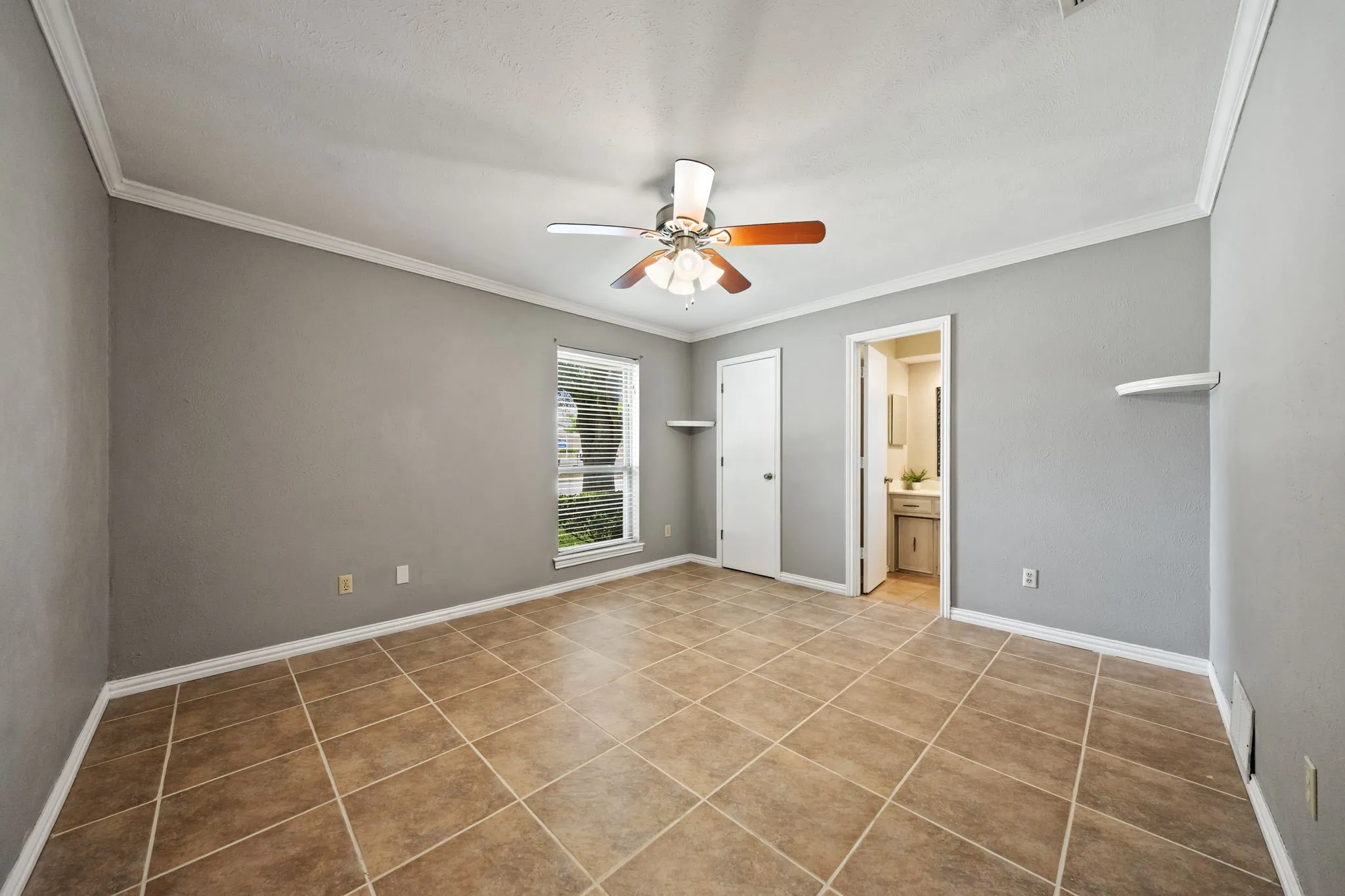 Single Family Residence For Sale in Collin County , 1521 Baffin Bay Drive, Plano, Texas 75075, 4 Bedroom, 3 Bathroom, 2 Garage spaces, 2,403 Sqft, built in 1977, mls#21314583, Real Estate Agent in Plano, Homes For Sale in Collin county, Homes For Sale in Plano, Realtor in Plano Texas, Real Estate Brokerage Independent Realty Texas, Luminita Cordes Realtor