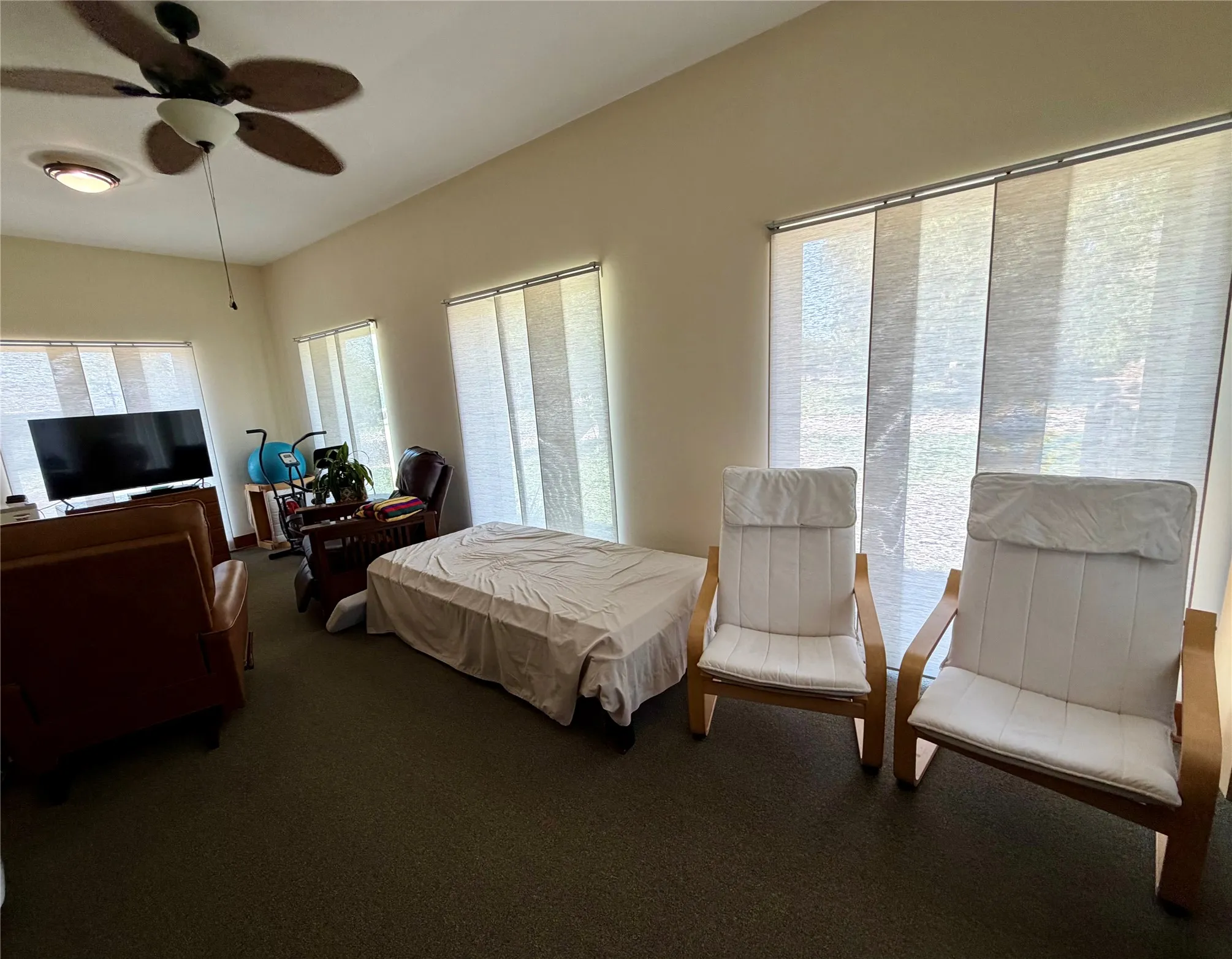Single Family Residence For Sale in Hardeman County , 901 W Third Street, Quanah, Texas 79252, 7 Bedroom, 3 Bathroom, Garage spaces, 3,882 Sqft, built in 1918, mls#21314774, Real Estate Agent in Quanah, Homes For Sale in Hardeman county, Homes For Sale in Quanah, Realtor in Quanah Texas, Real Estate Brokerage Independent Realty Texas, Luminita Cordes Realtor