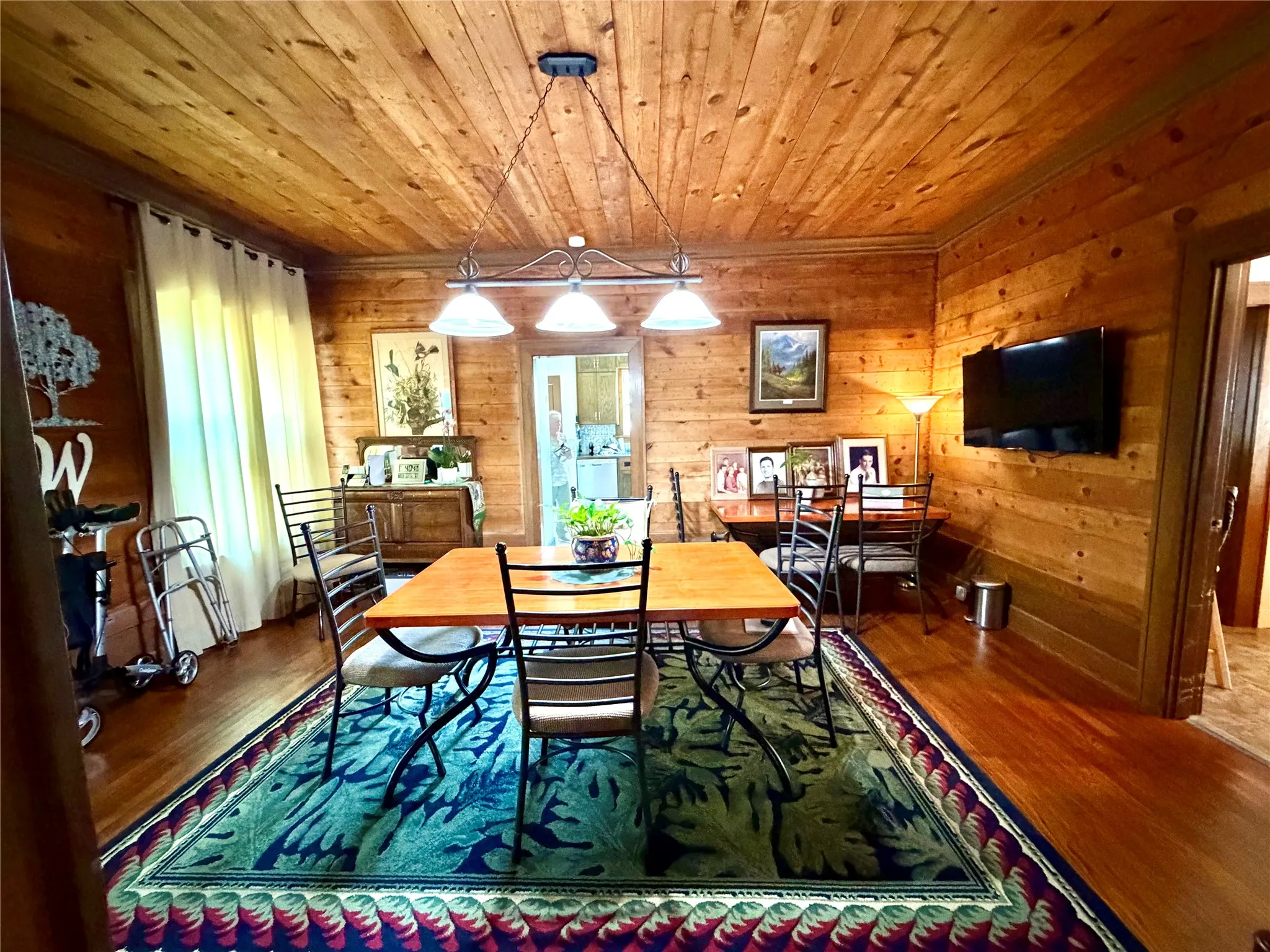 Single Family Residence For Sale in Hardeman County , 901 W Third Street, Quanah, Texas 79252, 7 Bedroom, 3 Bathroom, Garage spaces, 3,882 Sqft, built in 1918, mls#21314774, Real Estate Agent in Quanah, Homes For Sale in Hardeman county, Homes For Sale in Quanah, Realtor in Quanah Texas, Real Estate Brokerage Independent Realty Texas, Luminita Cordes Realtor