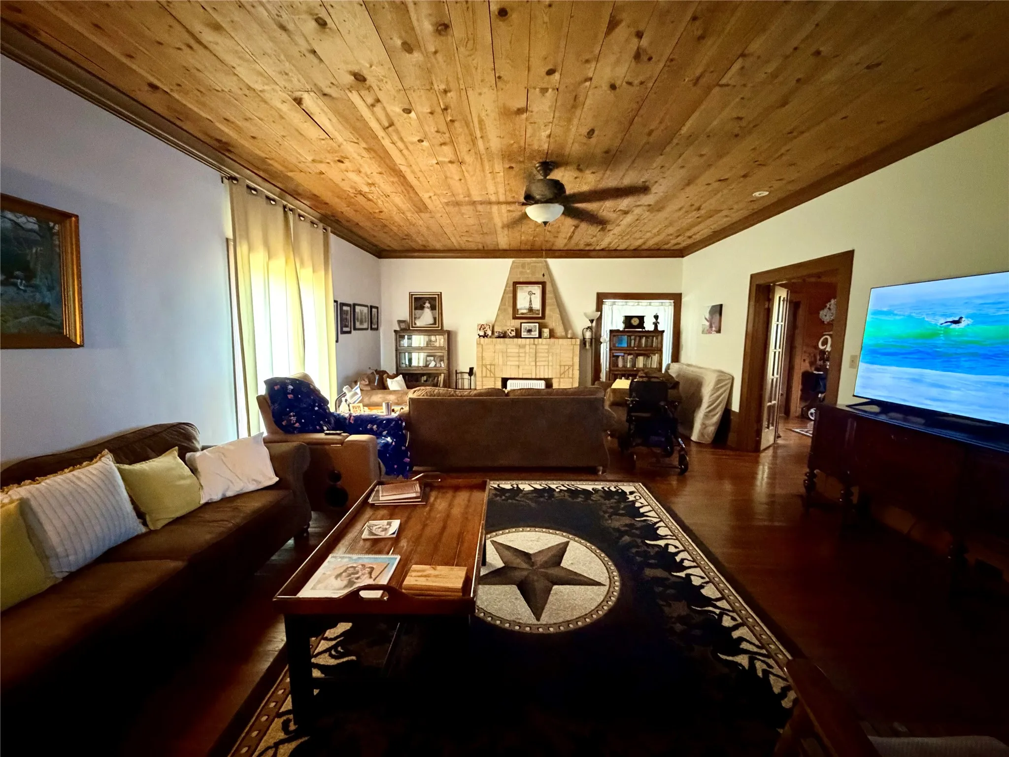Single Family Residence For Sale in Hardeman County , 901 W Third Street, Quanah, Texas 79252, 7 Bedroom, 3 Bathroom, Garage spaces, 3,882 Sqft, built in 1918, mls#21314774, Real Estate Agent in Quanah, Homes For Sale in Hardeman county, Homes For Sale in Quanah, Realtor in Quanah Texas, Real Estate Brokerage Independent Realty Texas, Luminita Cordes Realtor