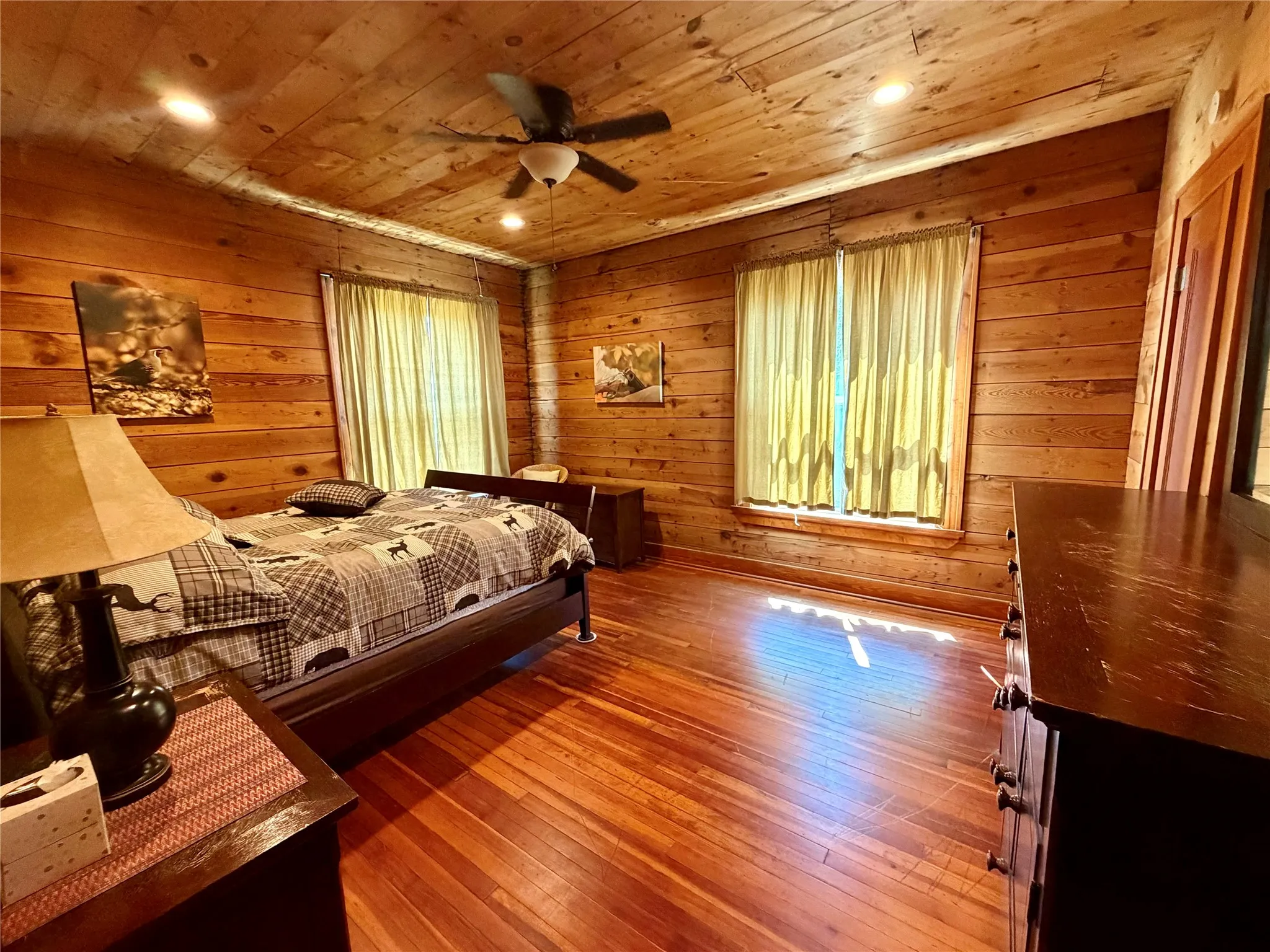 Single Family Residence For Sale in Hardeman County , 901 W Third Street, Quanah, Texas 79252, 7 Bedroom, 3 Bathroom, Garage spaces, 3,882 Sqft, built in 1918, mls#21314774, Real Estate Agent in Quanah, Homes For Sale in Hardeman county, Homes For Sale in Quanah, Realtor in Quanah Texas, Real Estate Brokerage Independent Realty Texas, Luminita Cordes Realtor