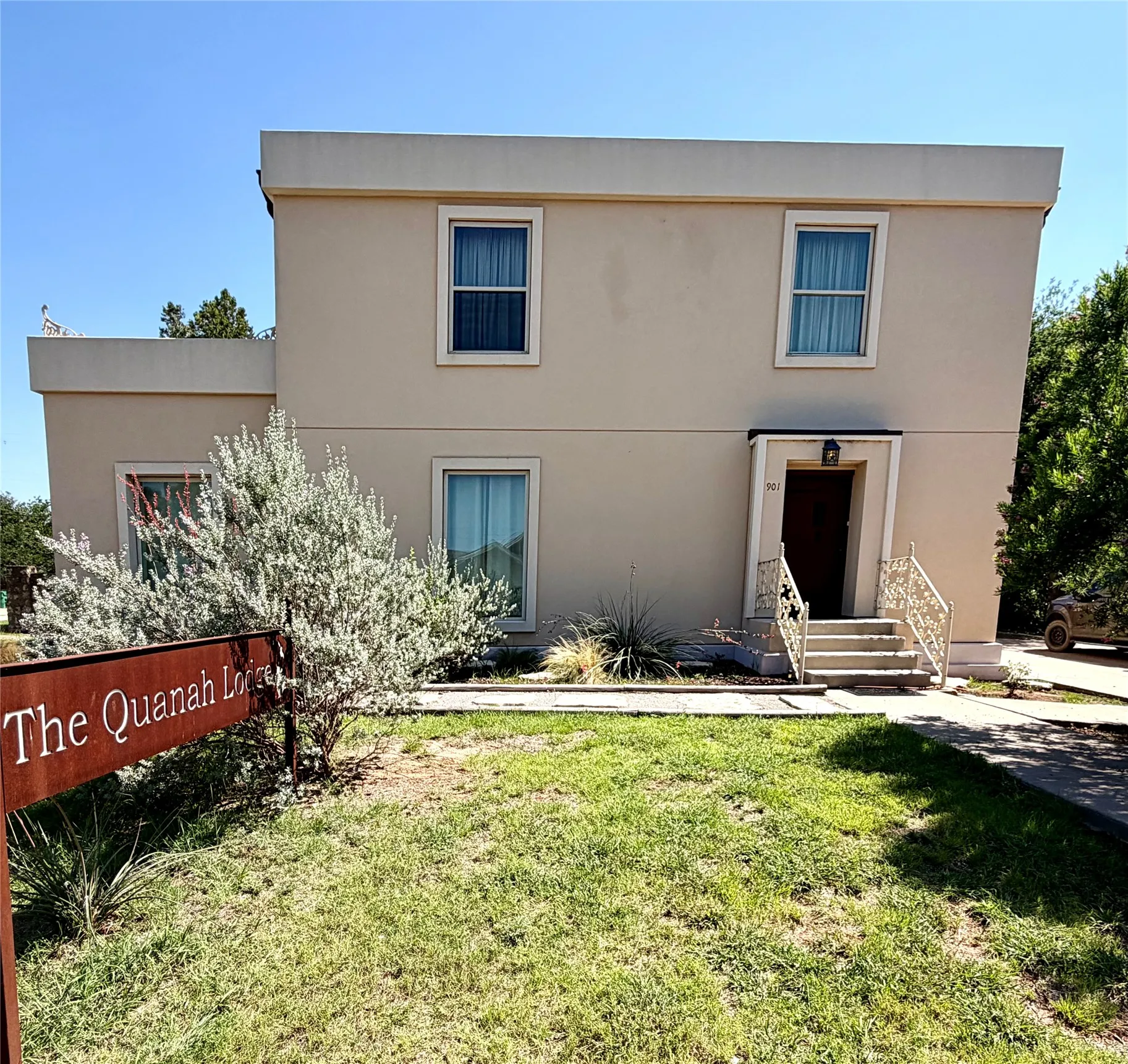Single Family Residence For Sale in Hardeman County , 901 W Third Street, Quanah, Texas 79252, 7 Bedroom, 3 Bathroom, Garage spaces, 3,882 Sqft, built in 1918, mls#21314774, Real Estate Agent in Quanah, Homes For Sale in Hardeman county, Homes For Sale in Quanah, Realtor in Quanah Texas, Real Estate Brokerage Independent Realty Texas, Luminita Cordes Realtor
