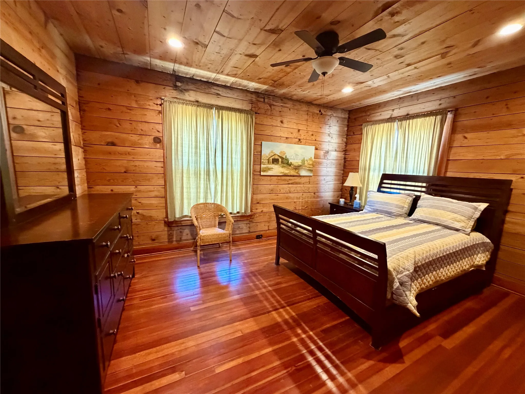 Single Family Residence For Sale in Hardeman County , 901 W Third Street, Quanah, Texas 79252, 7 Bedroom, 3 Bathroom, Garage spaces, 3,882 Sqft, built in 1918, mls#21314774, Real Estate Agent in Quanah, Homes For Sale in Hardeman county, Homes For Sale in Quanah, Realtor in Quanah Texas, Real Estate Brokerage Independent Realty Texas, Luminita Cordes Realtor