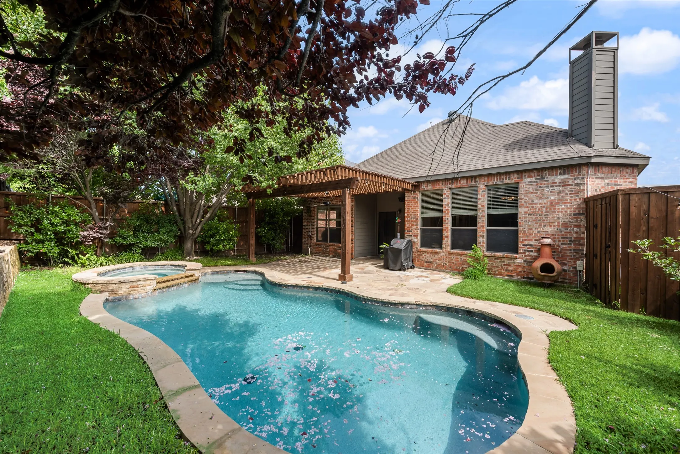 Single Family Residence For Sale in Collin County , 7309 Teakwood Drive, Mc Kinney, Texas 75072, 4 Bedroom, 3 Bathroom, 2 Garage spaces, 3,100 Sqft, built in 2004, mls#21313517, Real Estate Agent in Mc Kinney, Homes For Sale in Collin county, Homes For Sale in Mc Kinney, Realtor in Mc Kinney Texas, Real Estate Brokerage Independent Realty Texas, Luminita Cordes Realtor