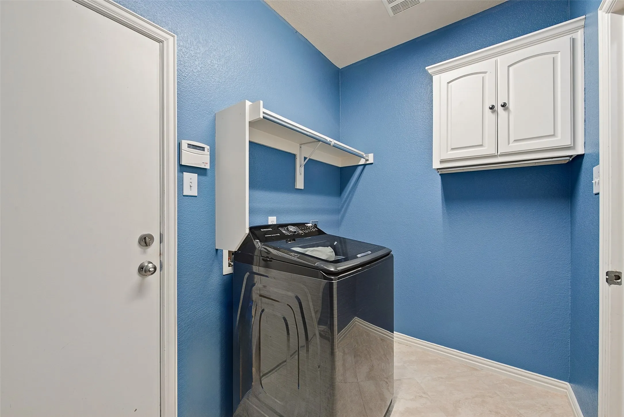 Single Family Residence For Sale in Collin County , 7309 Teakwood Drive, Mc Kinney, Texas 75072, 4 Bedroom, 3 Bathroom, 2 Garage spaces, 3,100 Sqft, built in 2004, mls#21313517, Real Estate Agent in Mc Kinney, Homes For Sale in Collin county, Homes For Sale in Mc Kinney, Realtor in Mc Kinney Texas, Real Estate Brokerage Independent Realty Texas, Luminita Cordes Realtor
