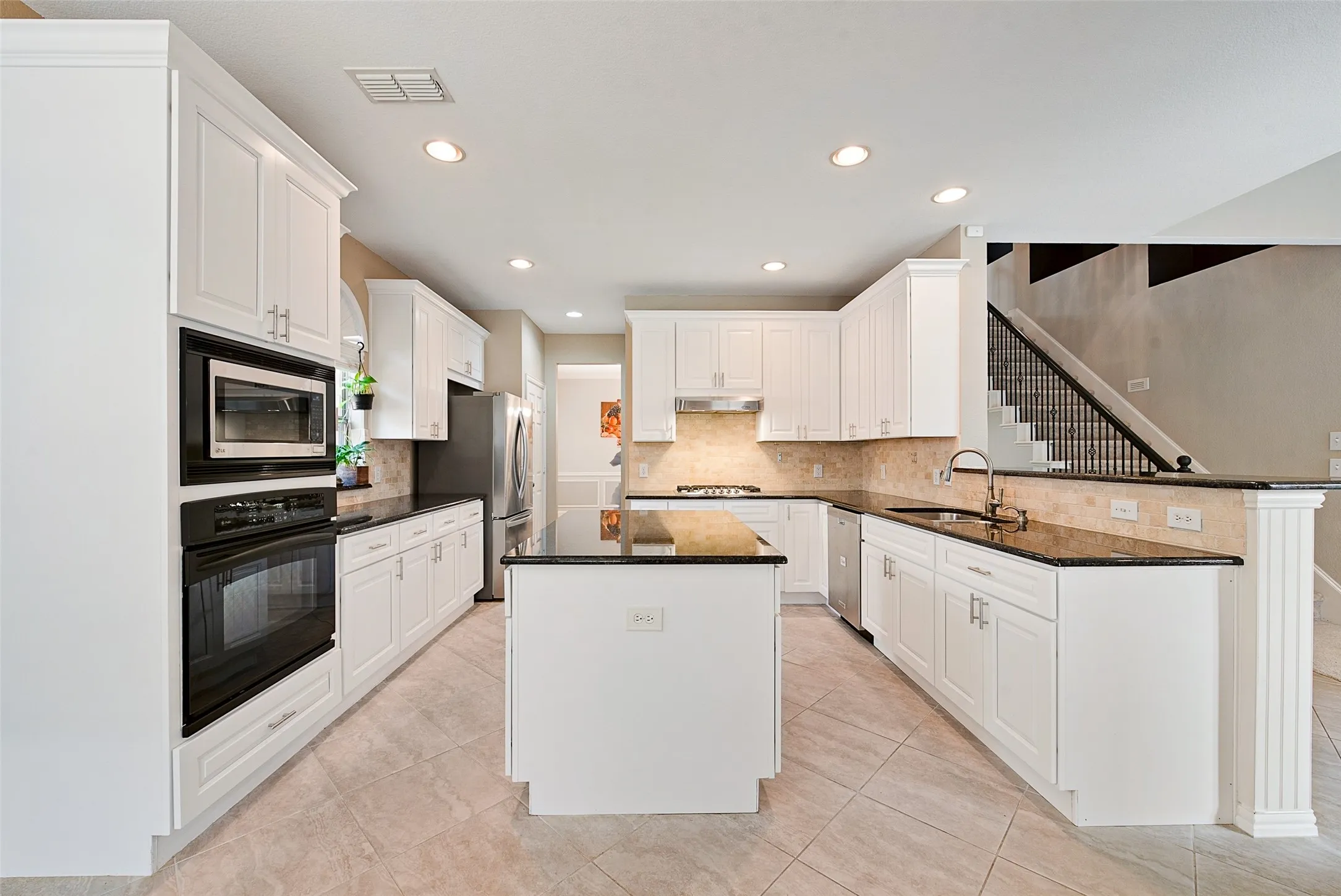 Single Family Residence For Sale in Collin County , 7309 Teakwood Drive, Mc Kinney, Texas 75072, 4 Bedroom, 3 Bathroom, 2 Garage spaces, 3,100 Sqft, built in 2004, mls#21313517, Real Estate Agent in Mc Kinney, Homes For Sale in Collin county, Homes For Sale in Mc Kinney, Realtor in Mc Kinney Texas, Real Estate Brokerage Independent Realty Texas, Luminita Cordes Realtor