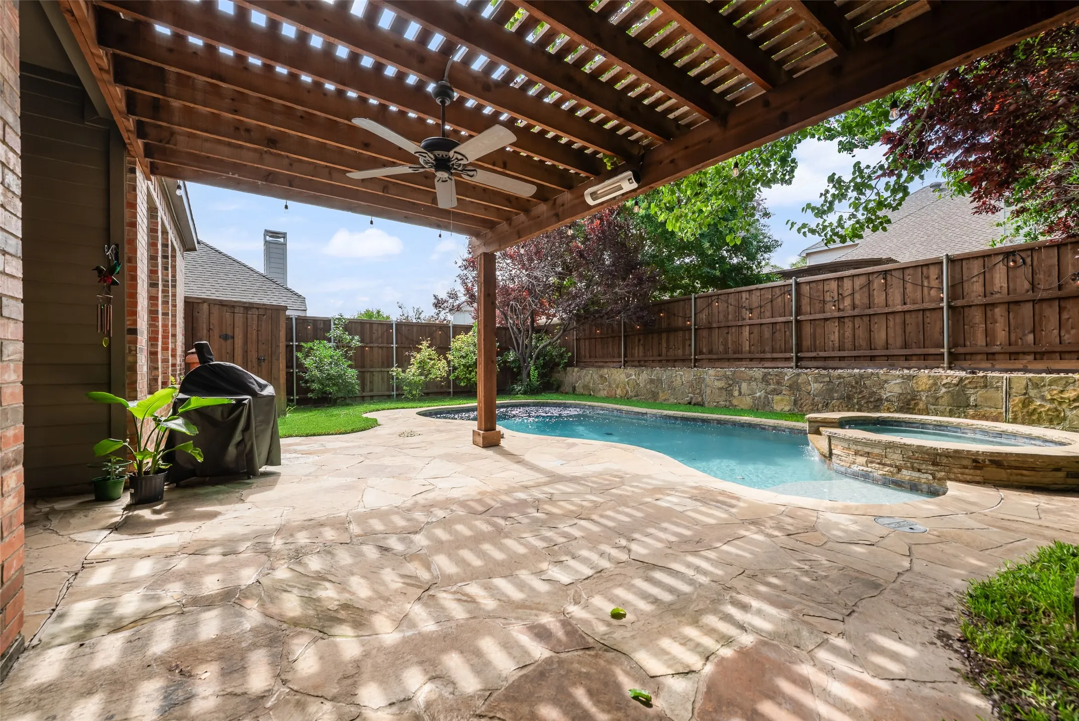 Single Family Residence For Sale in Collin County , 7309 Teakwood Drive, Mc Kinney, Texas 75072, 4 Bedroom, 3 Bathroom, 2 Garage spaces, 3,100 Sqft, built in 2004, mls#21313517, Real Estate Agent in Mc Kinney, Homes For Sale in Collin county, Homes For Sale in Mc Kinney, Realtor in Mc Kinney Texas, Real Estate Brokerage Independent Realty Texas, Luminita Cordes Realtor