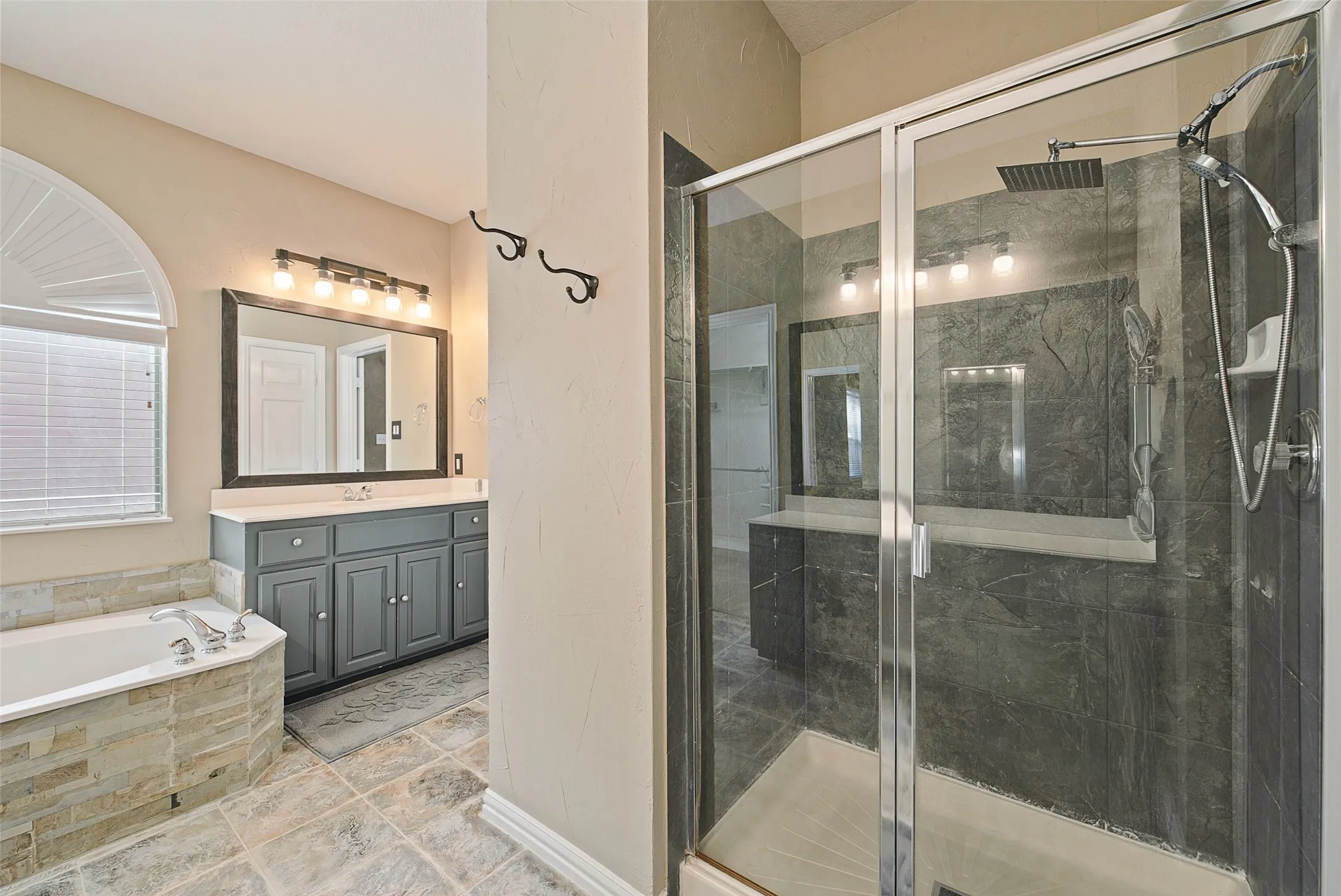 Single Family Residence For Sale in Collin County , 7309 Teakwood Drive, Mc Kinney, Texas 75072, 4 Bedroom, 3 Bathroom, 2 Garage spaces, 3,100 Sqft, built in 2004, mls#21313517, Real Estate Agent in Mc Kinney, Homes For Sale in Collin county, Homes For Sale in Mc Kinney, Realtor in Mc Kinney Texas, Real Estate Brokerage Independent Realty Texas, Luminita Cordes Realtor