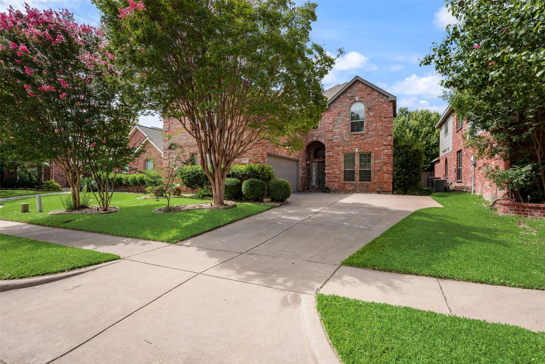 Single Family Residence For Sale in Collin County , 7309 Teakwood Drive, Mc Kinney, Texas 75072, 4 Bedroom, 3 Bathroom, 2 Garage spaces, 3,100 Sqft, built in 2004, mls#21313517, Real Estate Agent in Mc Kinney, Homes For Sale in Collin county, Homes For Sale in Mc Kinney, Realtor in Mc Kinney Texas, Real Estate Brokerage Independent Realty Texas, Luminita Cordes Realtor