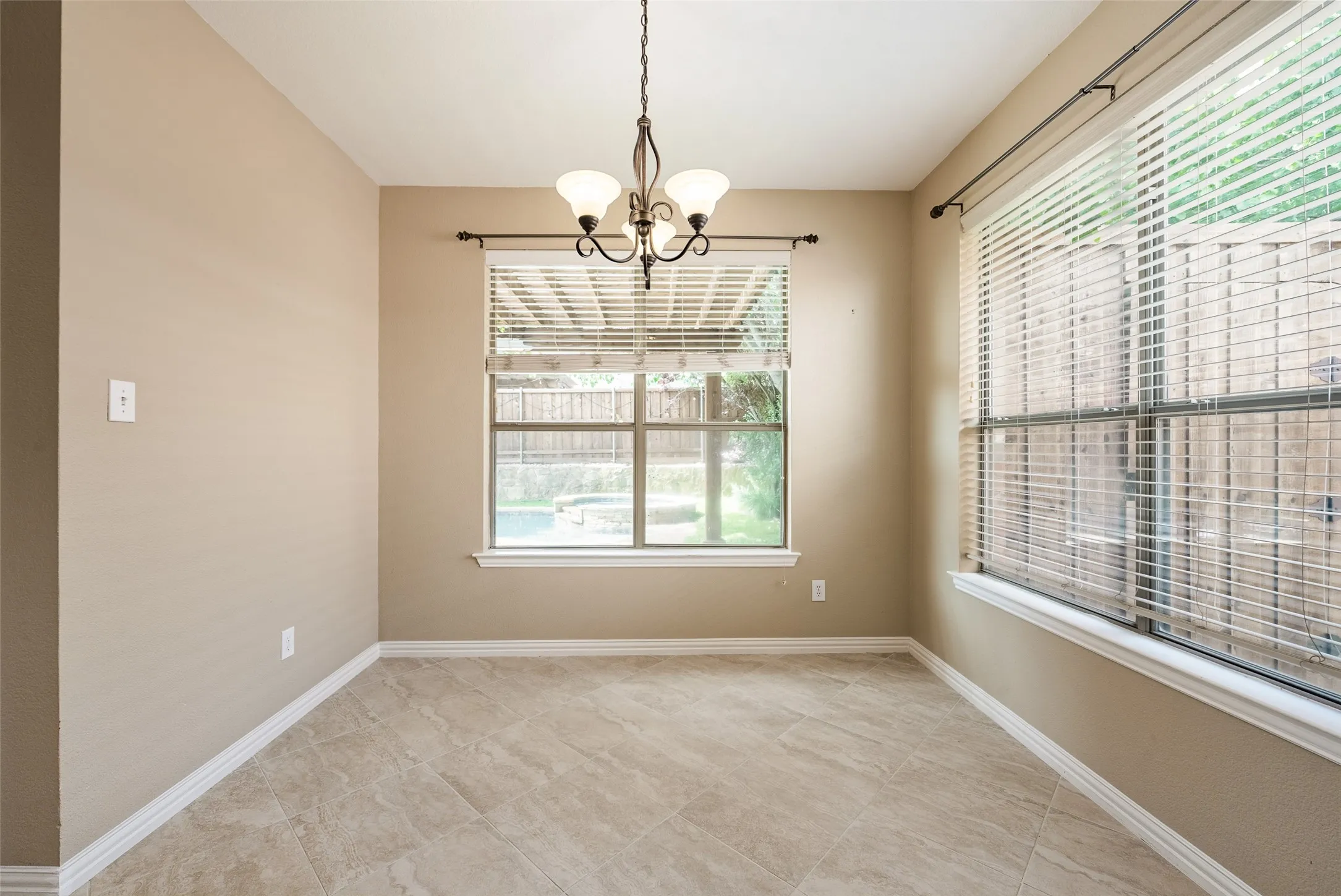 Single Family Residence For Sale in Collin County , 7309 Teakwood Drive, Mc Kinney, Texas 75072, 4 Bedroom, 3 Bathroom, 2 Garage spaces, 3,100 Sqft, built in 2004, mls#21313517, Real Estate Agent in Mc Kinney, Homes For Sale in Collin county, Homes For Sale in Mc Kinney, Realtor in Mc Kinney Texas, Real Estate Brokerage Independent Realty Texas, Luminita Cordes Realtor