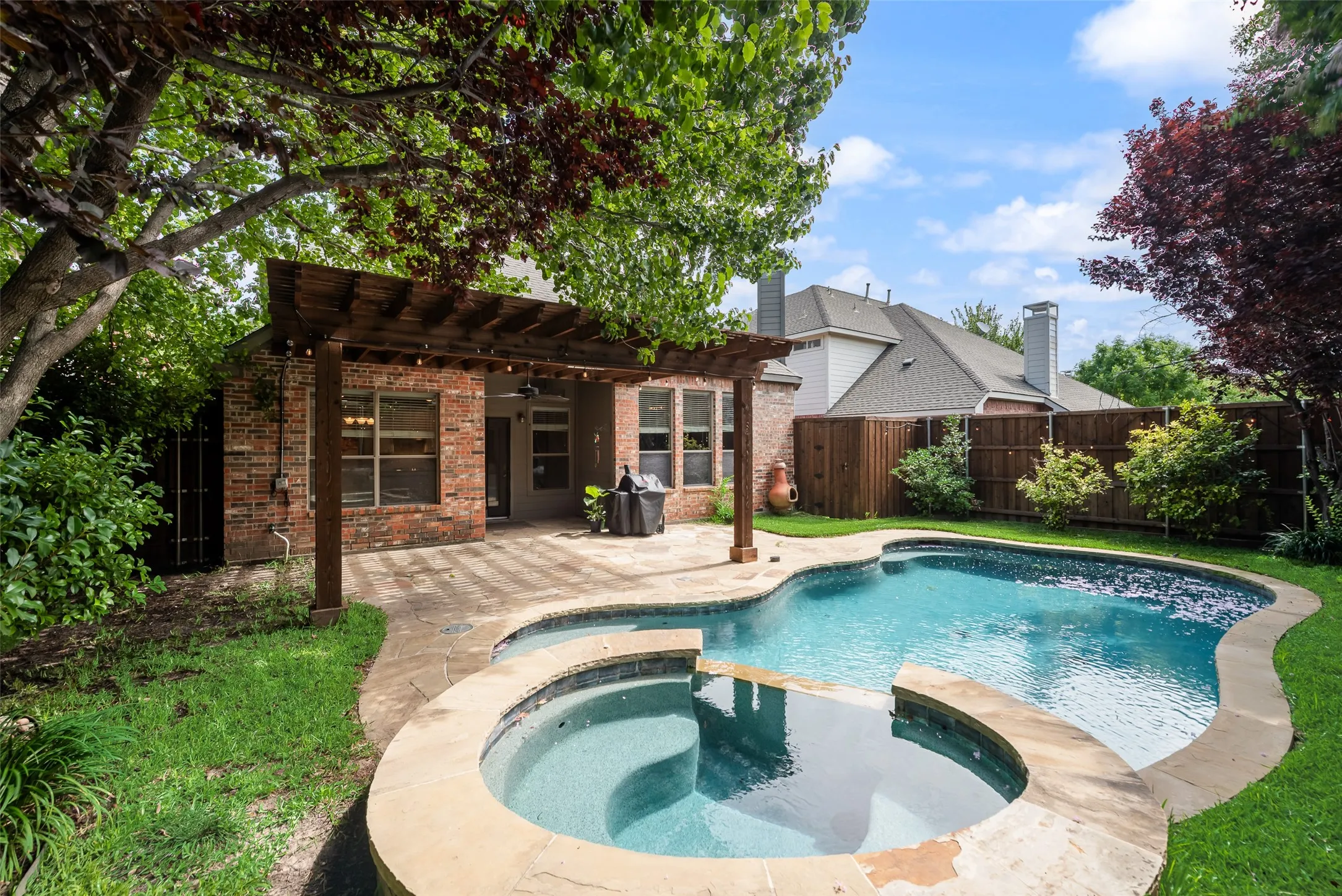 Single Family Residence For Sale in Collin County , 7309 Teakwood Drive, Mc Kinney, Texas 75072, 4 Bedroom, 3 Bathroom, 2 Garage spaces, 3,100 Sqft, built in 2004, mls#21313517, Real Estate Agent in Mc Kinney, Homes For Sale in Collin county, Homes For Sale in Mc Kinney, Realtor in Mc Kinney Texas, Real Estate Brokerage Independent Realty Texas, Luminita Cordes Realtor