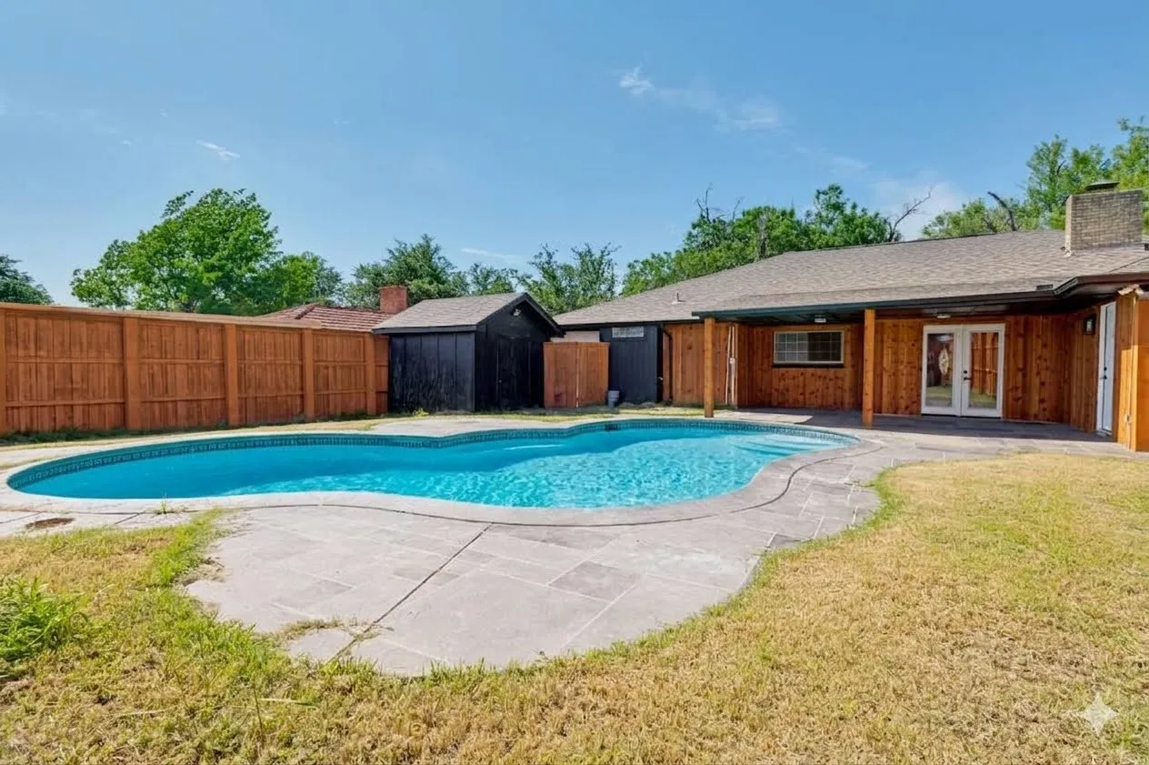 Single Family Residence For Sale in Dallas County , 2302 Greenhill Drive, Carrollton, Texas 75006, 4 Bedroom, 2 Bathroom, 2 Garage spaces, 2,065 Sqft, built in 1973, mls#21314733, Real Estate Agent in Carrollton, Homes For Sale in Dallas county, Homes For Sale in Carrollton, Realtor in Carrollton Texas, Real Estate Brokerage Independent Realty Texas, Luminita Cordes Realtor