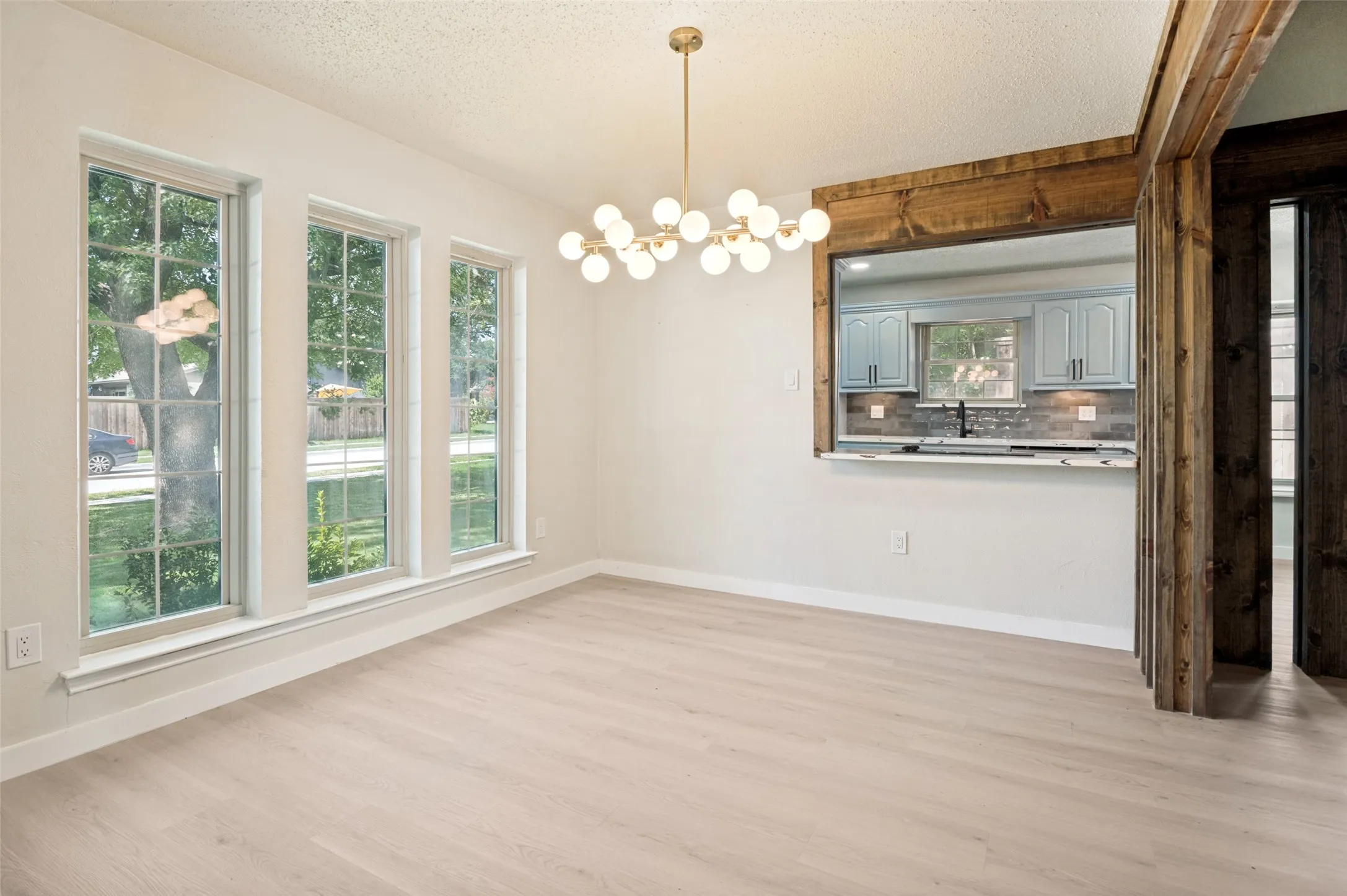 Single Family Residence For Sale in Dallas County , 2302 Greenhill Drive, Carrollton, Texas 75006, 4 Bedroom, 2 Bathroom, 2 Garage spaces, 2,065 Sqft, built in 1973, mls#21314733, Real Estate Agent in Carrollton, Homes For Sale in Dallas county, Homes For Sale in Carrollton, Realtor in Carrollton Texas, Real Estate Brokerage Independent Realty Texas, Luminita Cordes Realtor