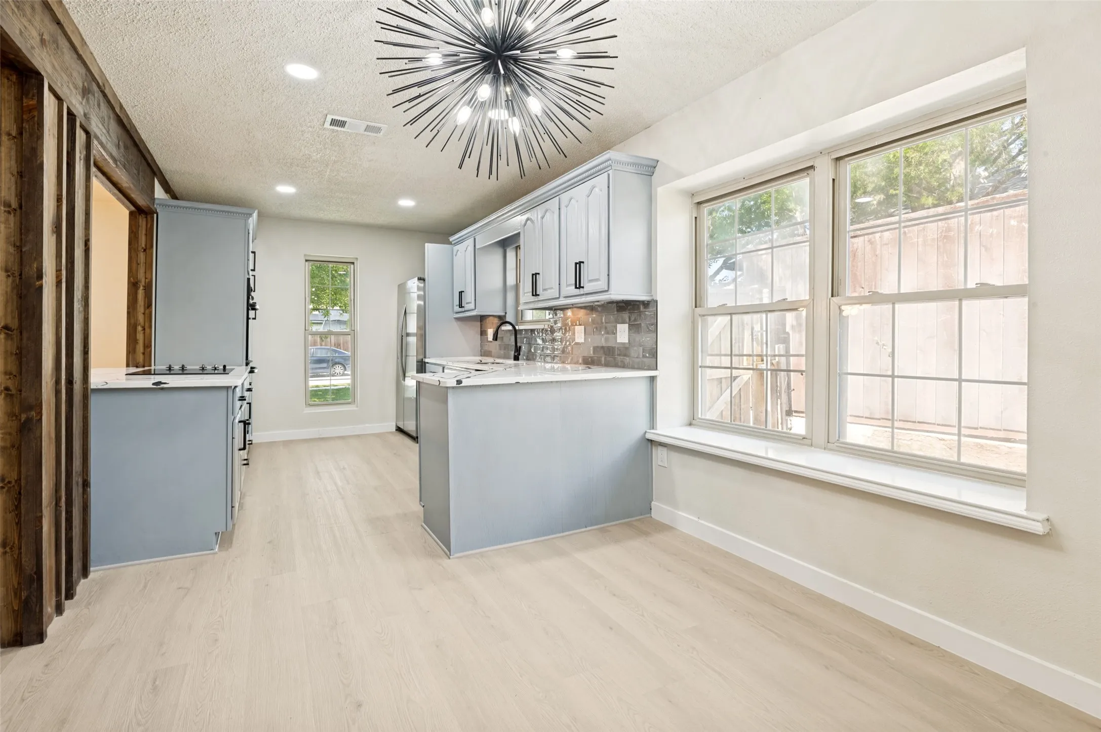 Single Family Residence For Sale in Dallas County , 2302 Greenhill Drive, Carrollton, Texas 75006, 4 Bedroom, 2 Bathroom, 2 Garage spaces, 2,065 Sqft, built in 1973, mls#21314733, Real Estate Agent in Carrollton, Homes For Sale in Dallas county, Homes For Sale in Carrollton, Realtor in Carrollton Texas, Real Estate Brokerage Independent Realty Texas, Luminita Cordes Realtor