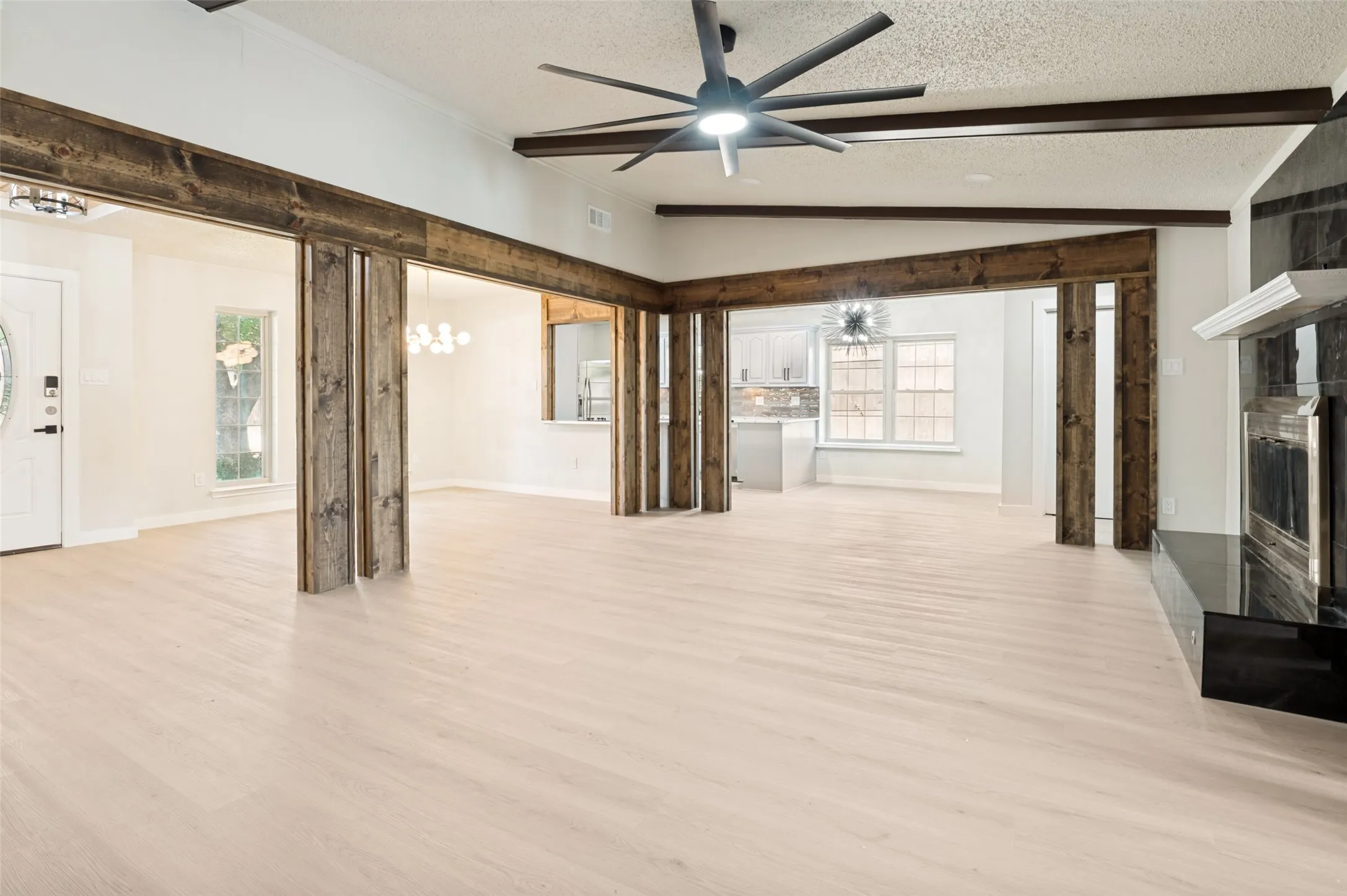 Single Family Residence For Sale in Dallas County , 2302 Greenhill Drive, Carrollton, Texas 75006, 4 Bedroom, 2 Bathroom, 2 Garage spaces, 2,065 Sqft, built in 1973, mls#21314733, Real Estate Agent in Carrollton, Homes For Sale in Dallas county, Homes For Sale in Carrollton, Realtor in Carrollton Texas, Real Estate Brokerage Independent Realty Texas, Luminita Cordes Realtor